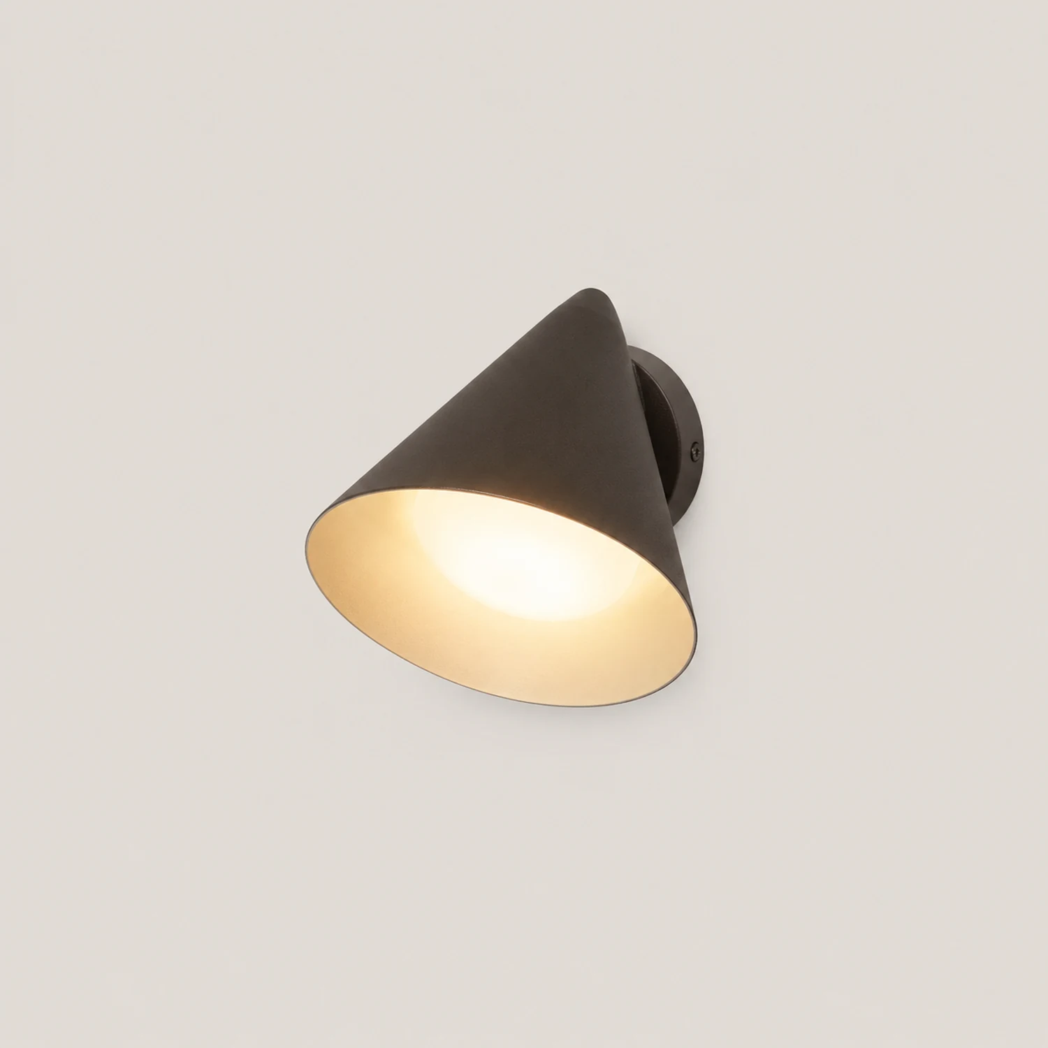 Carins Modern Minimalist Cone Metal Outdoor Waterproof Wall Lamp，Black/Gold - Lumpaz