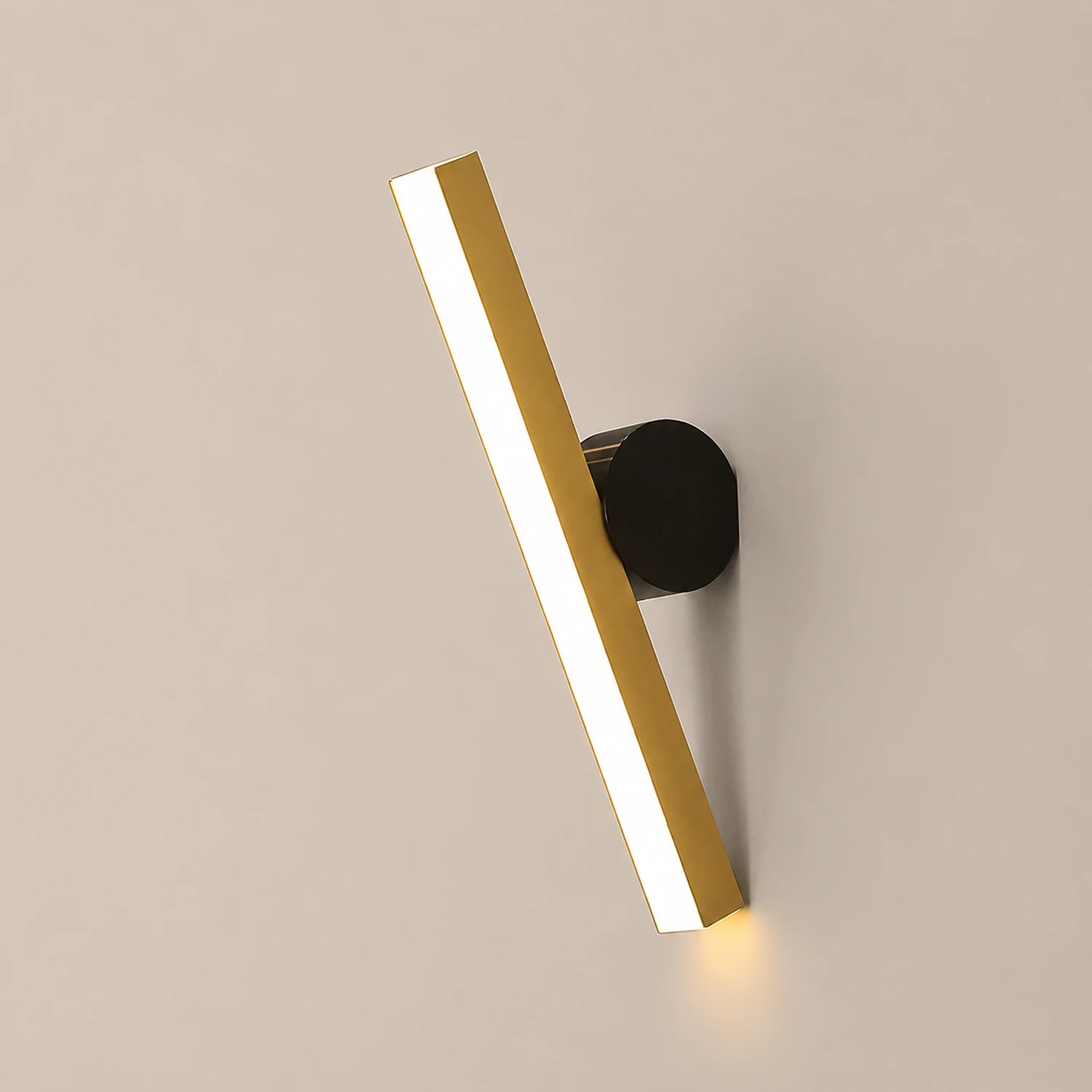 Edge Modern Geometric Metal Wall Lamp, Black & Gold, Bedroom - Lumpaz