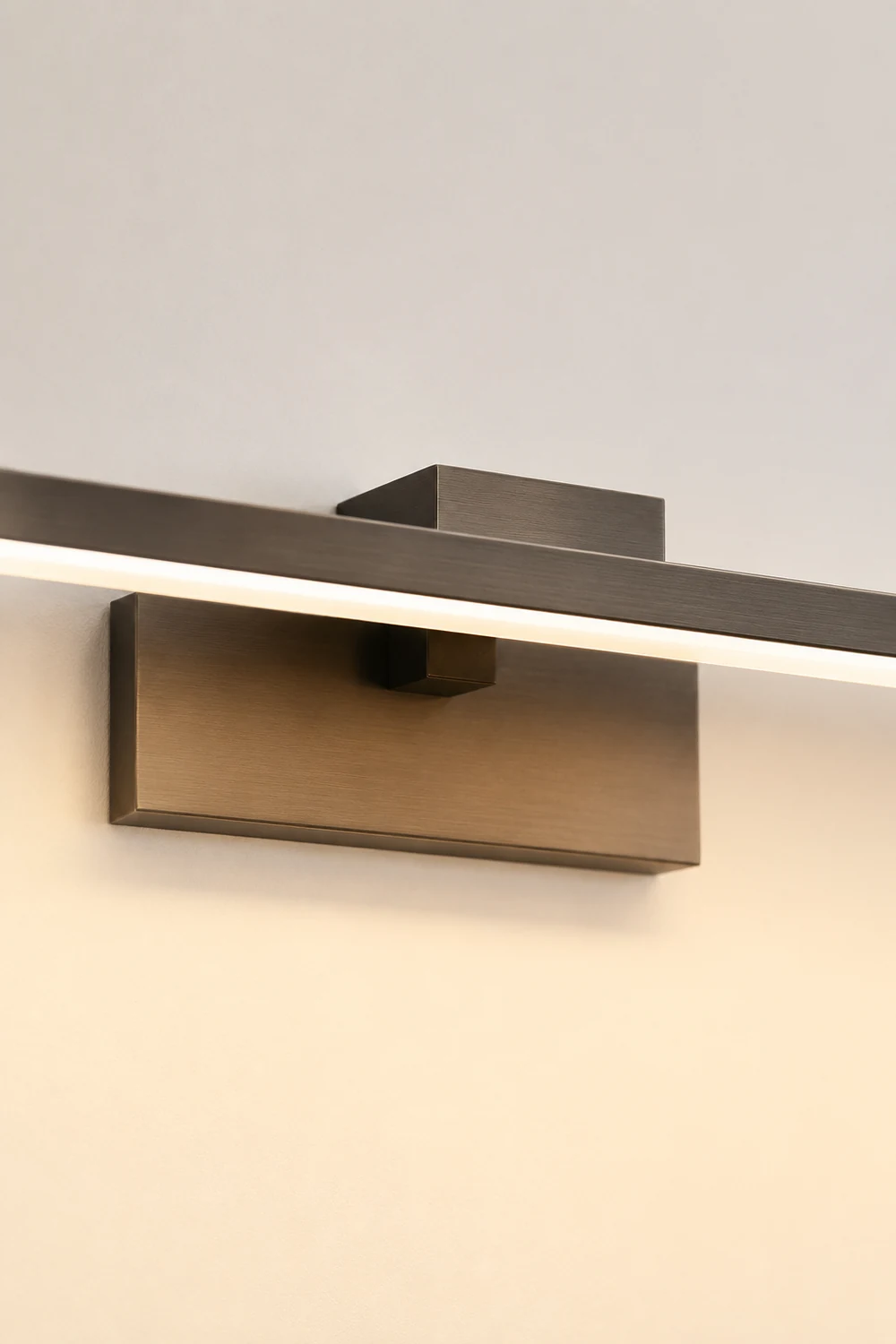 Leigh Modern Bar Mirror Front Vanity Metal Wall Lamp, Black&White - Lumpaz