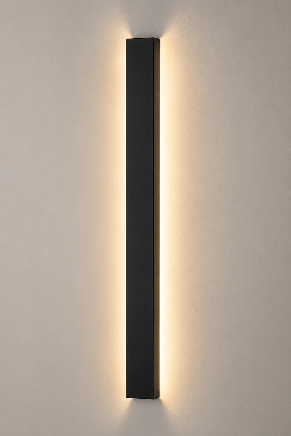 Edge Minimalist Wall Lamp, Black/White - Lumpaz