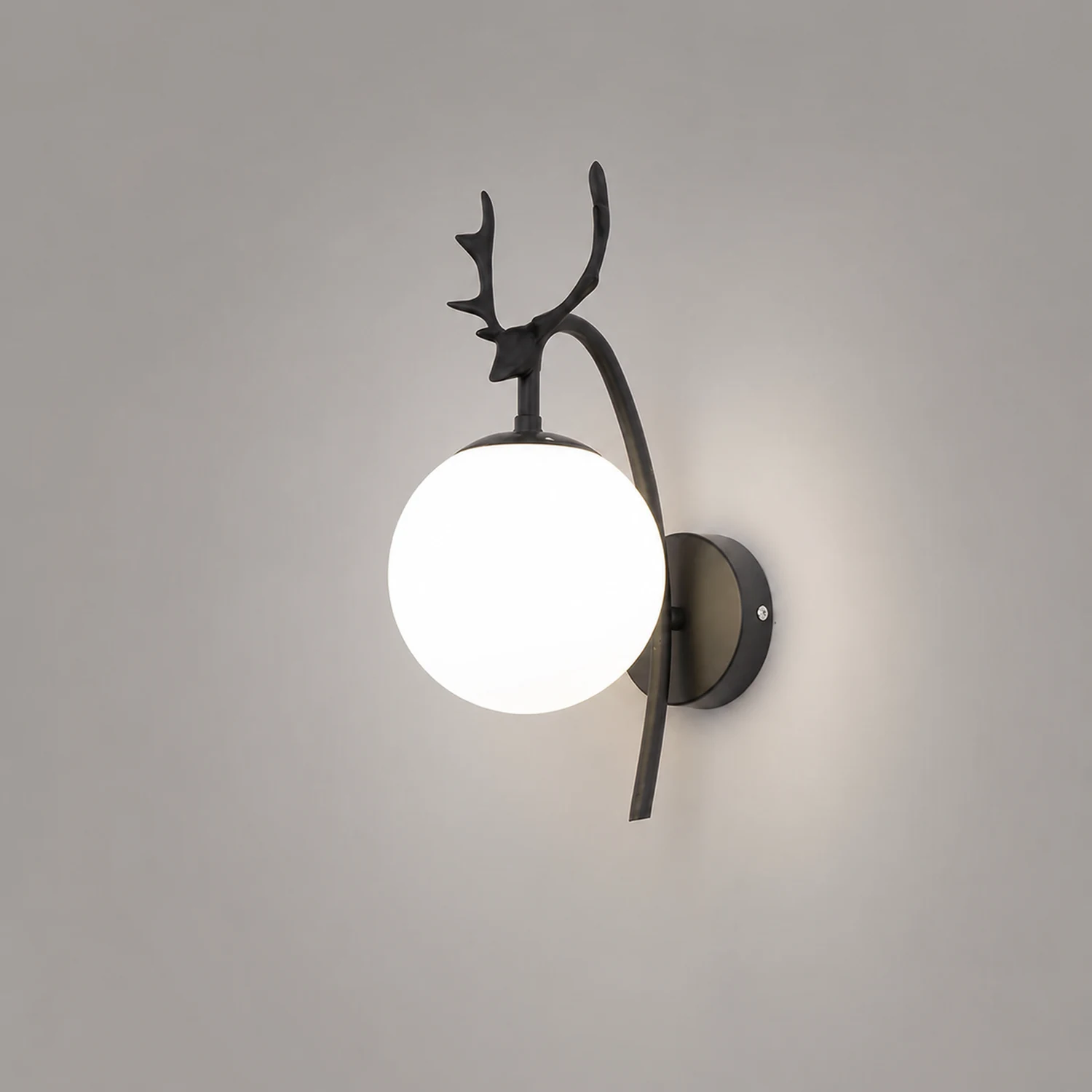 Valentina Modern Art-Deco Deer Bedside Wall Lamp, Black/Gold - Lumpaz
