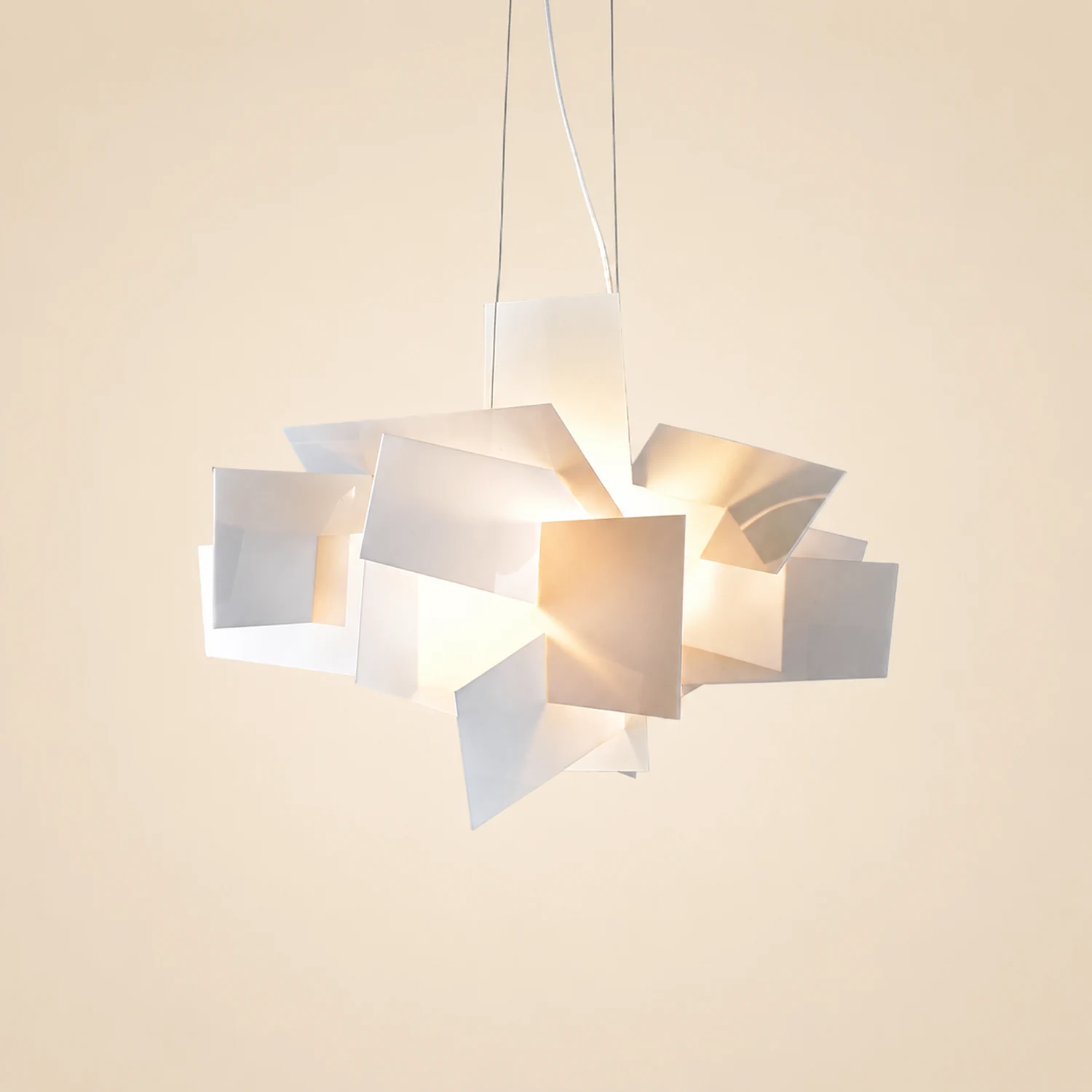 Renée Artistry Spliced Simole Pendant Light, White/Red - Lumpaz