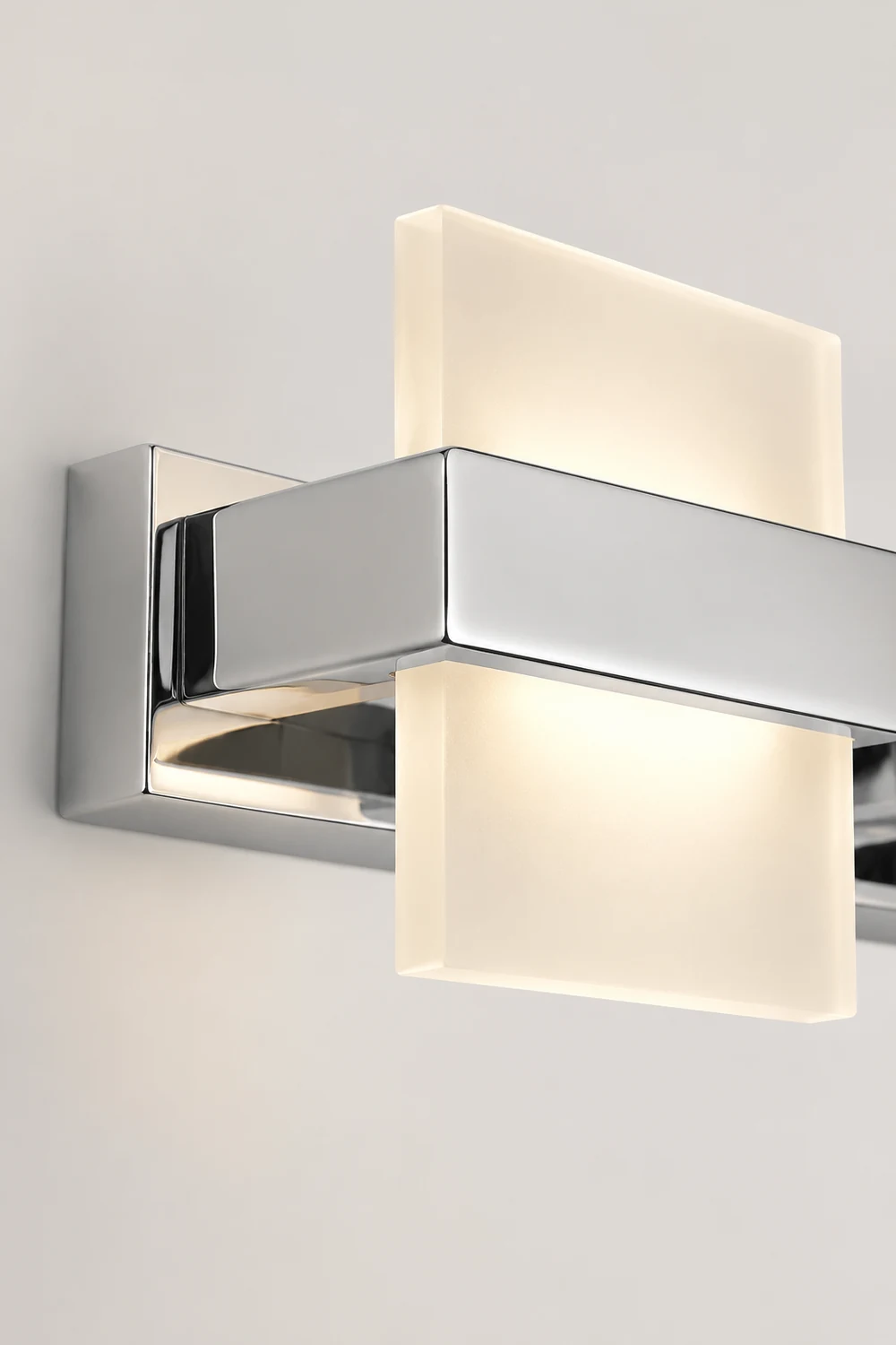 Leigh Modern Square Metal/Acrylic Wall Lamp, Silver, Bathroom - Lumpaz