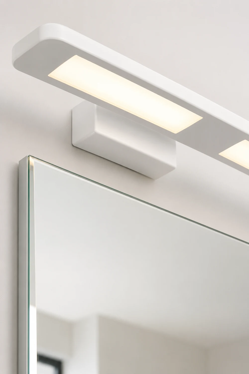 Leigh Modern Rectangular Metal/Acrylic Wall Lamp, White, Bathroom - Lumpaz