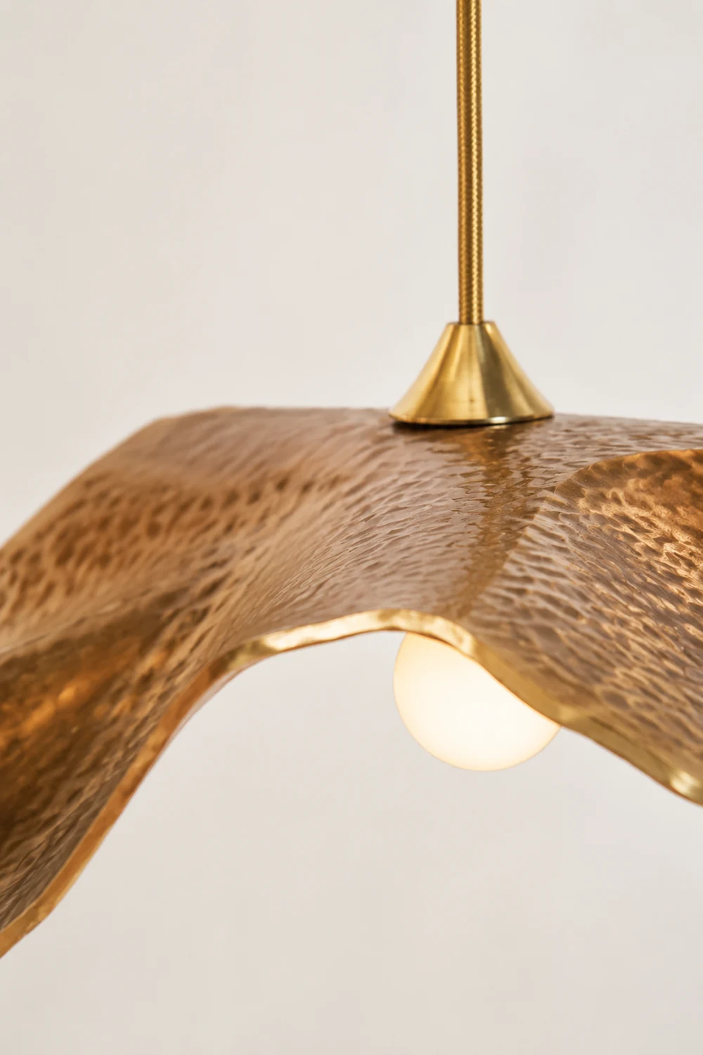 Carins Natural Lotus Leaf Metal Pendant Light, Gold - Lumpaz
