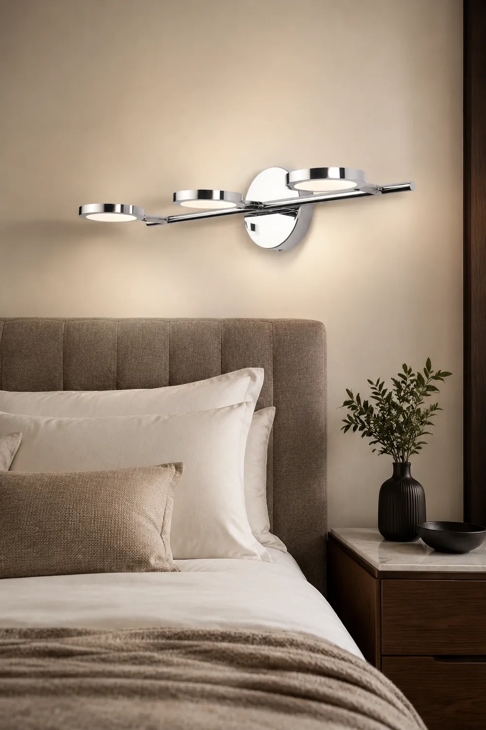 Leigh Modern Arc Wall Lamp, Silver, Metal/Acrylic, Front Mirror Vanity - Lumpaz