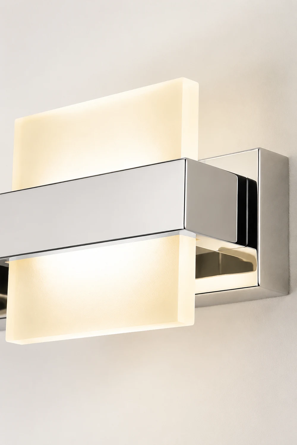 Leigh Modern Square Metal/Acrylic Wall Lamp, Silver, Bathroom - Lumpaz
