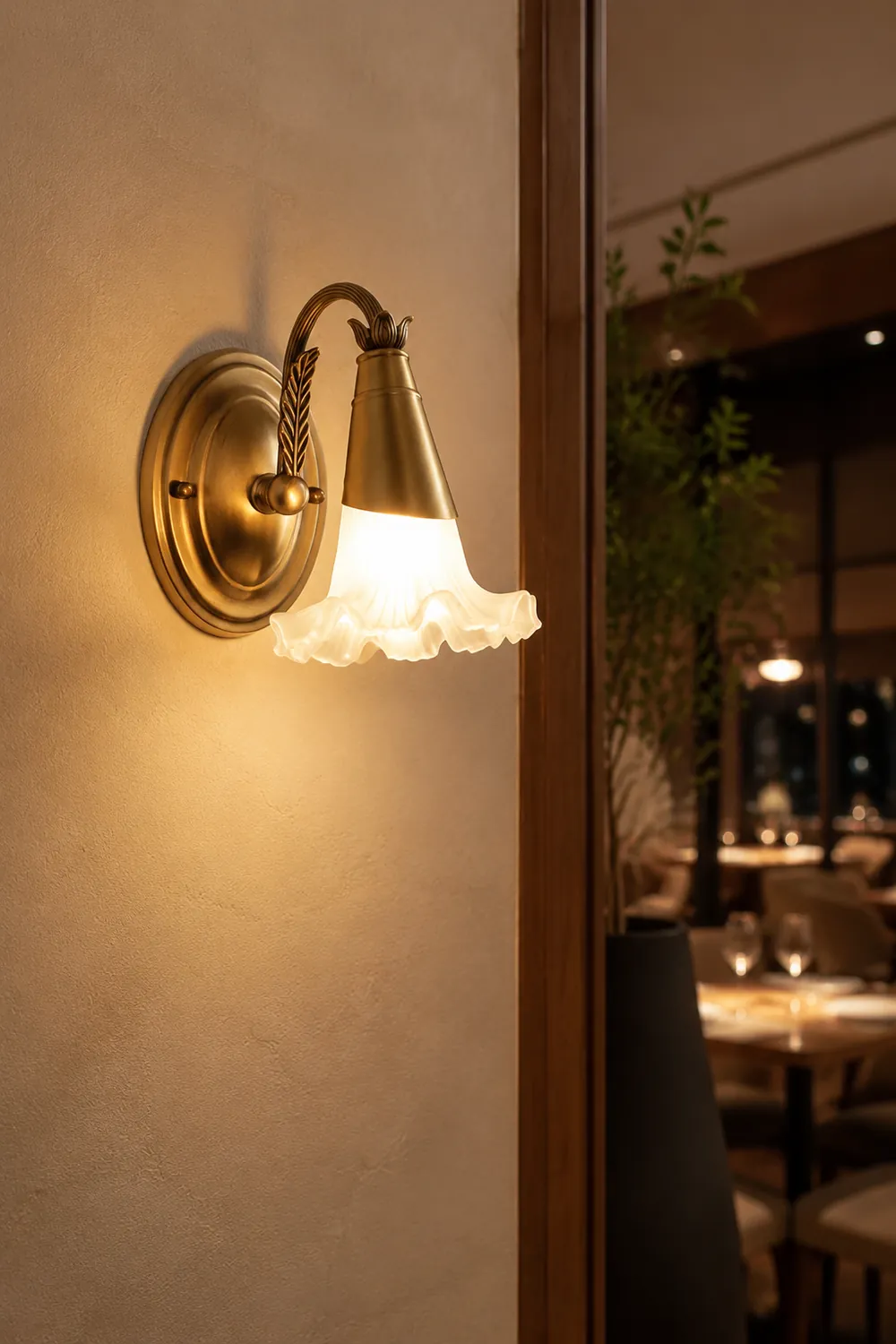 Félicie Nordique Retro Flower Metal/Glass Wall Lamp, Gold - Lumpaz