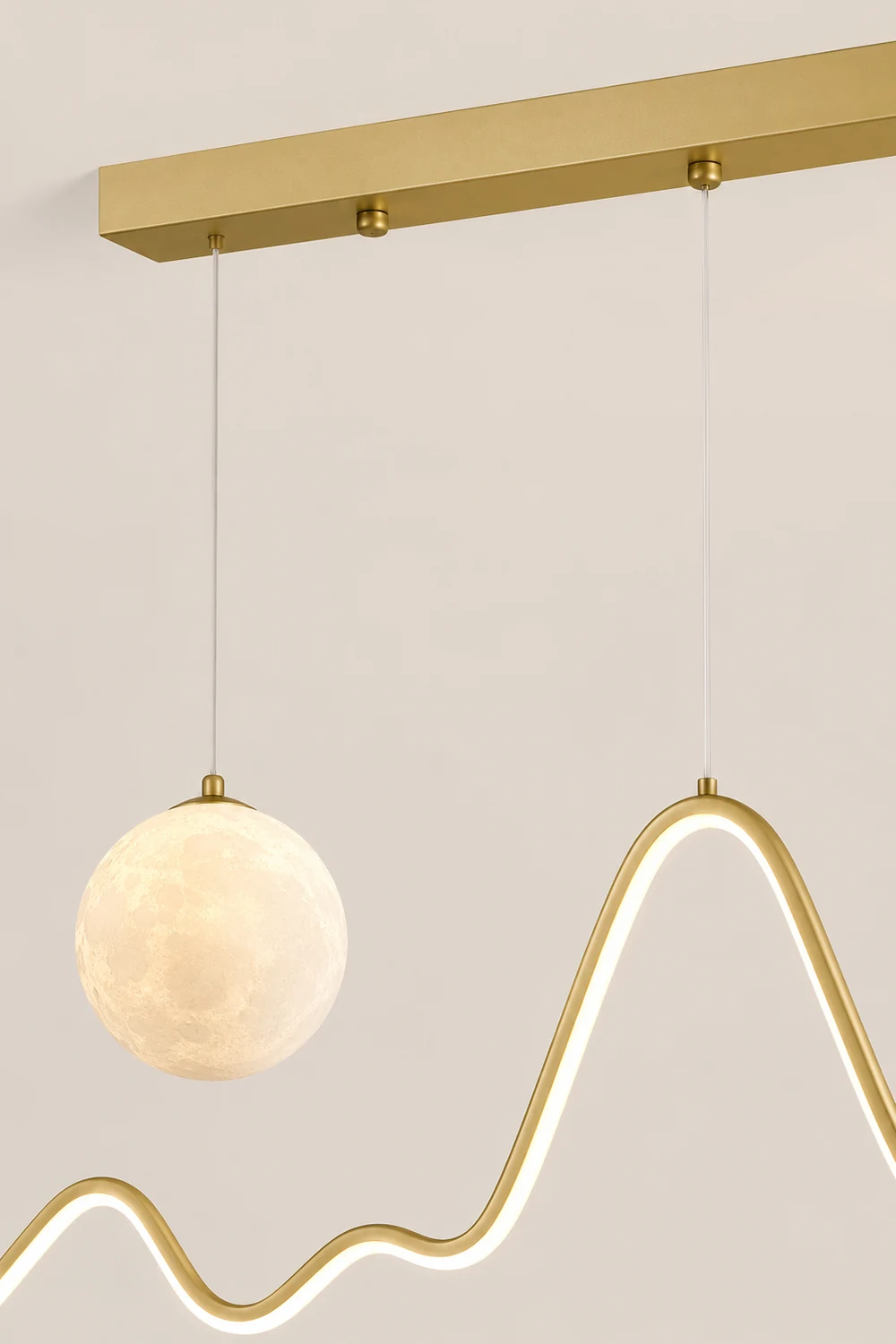 Minimalist Wavy Metal Pendant Light, Black/White/Gold - Lumpaz