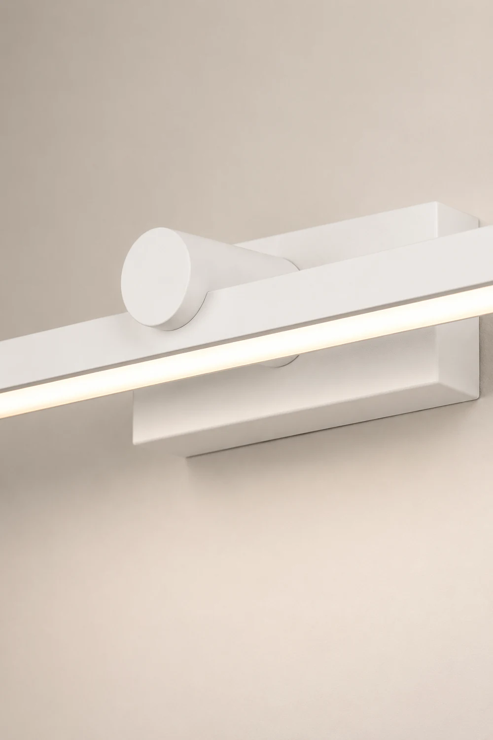 Leigh Nordic LinearMetal Mirror Front Vanity Wall Lamp, White - Lumpaz