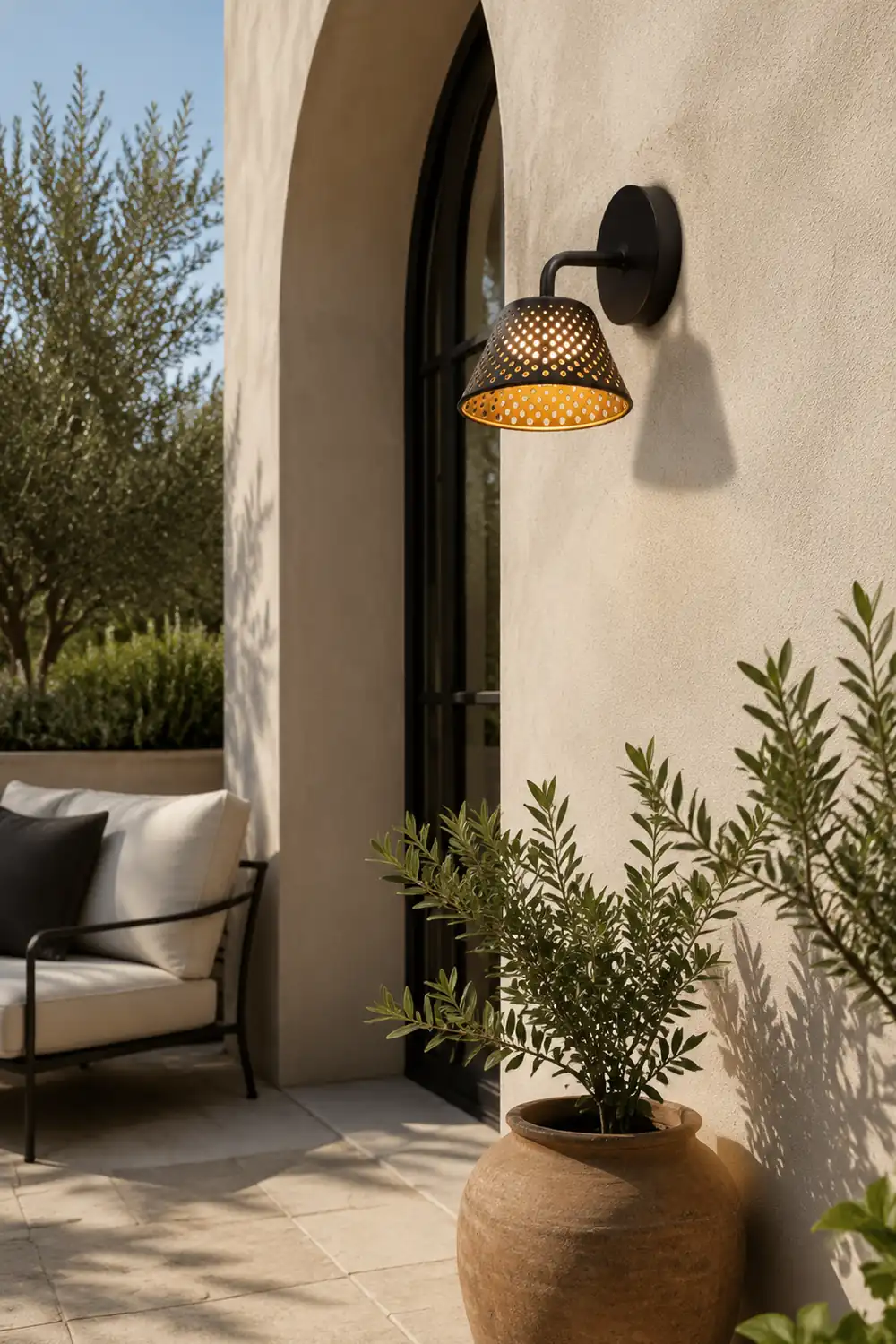 Carins Industrial Hollow Metal Outdoor Wall Lamp, Black - Lumpaz