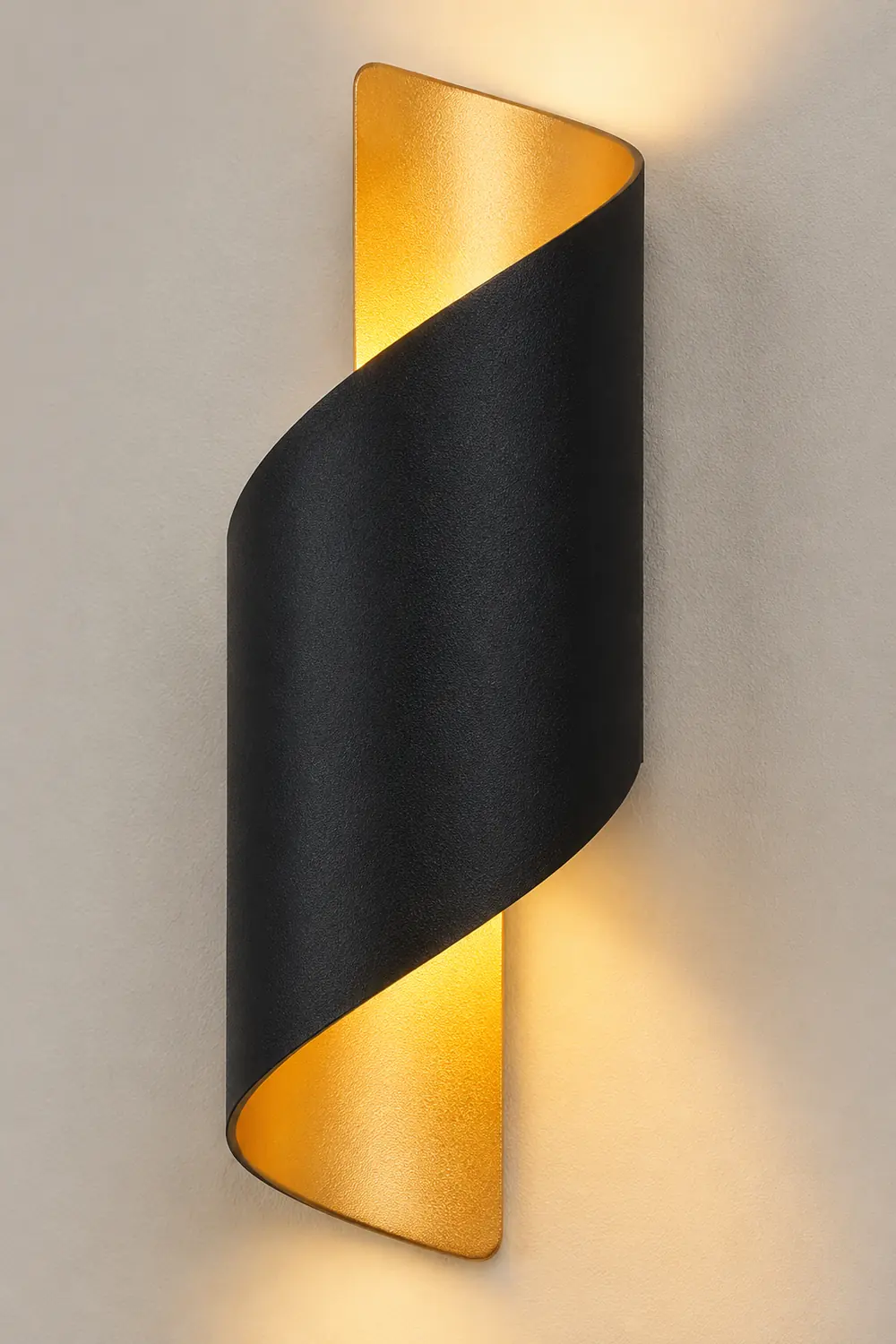 Orr Modern Conch Shape Metal Indoor Wall Lamp, Black/White/Gold - Lumpaz