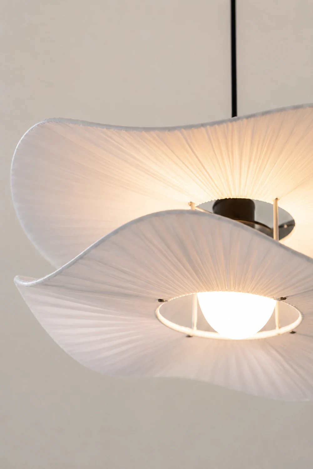 Renée Modern Nordic Cloth/Metal Shell Pendant Light, White - Lumpaz