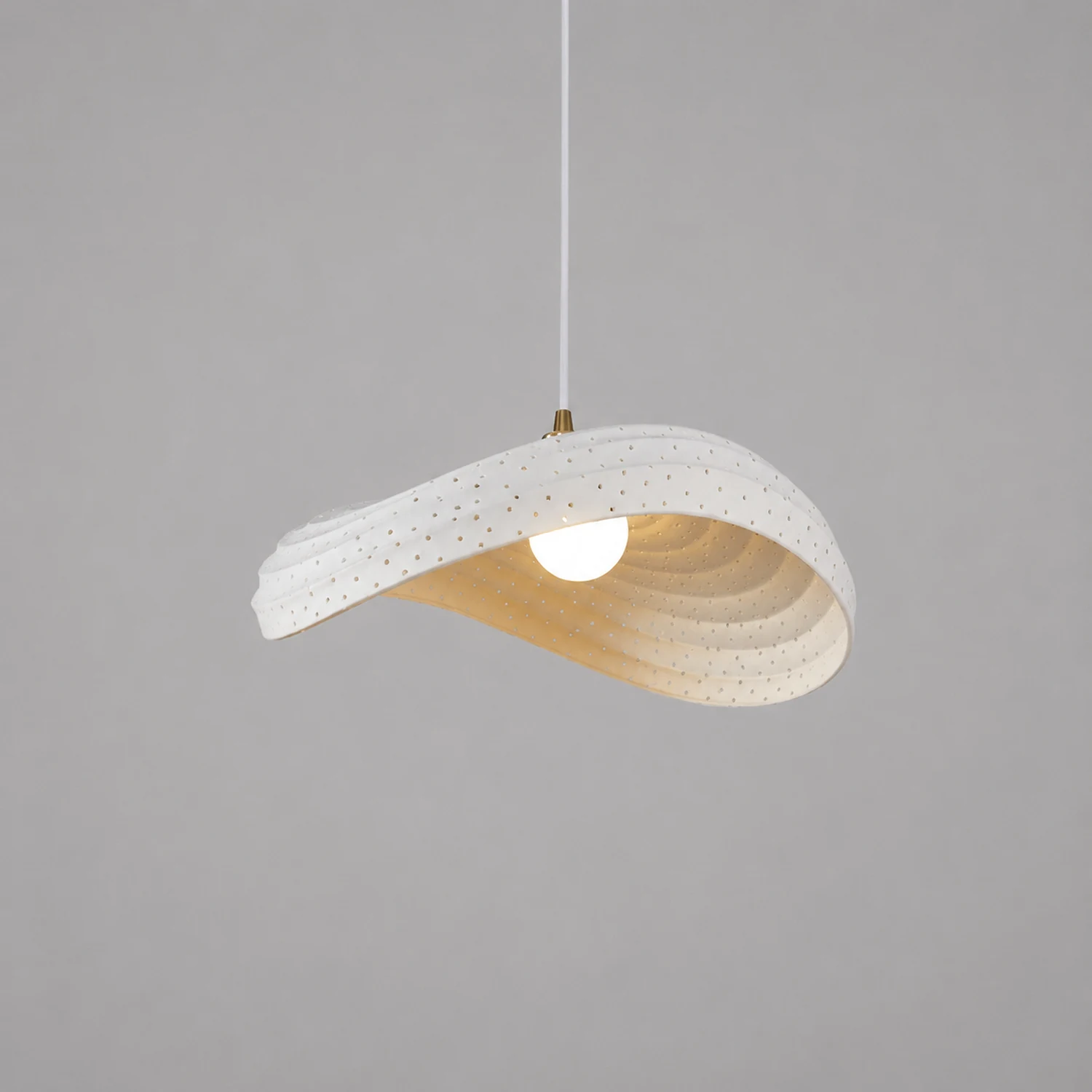 Renée Wabi-Sabi Minimalisme Ripple Pendant Light, Resin&Metal - Lumpaz