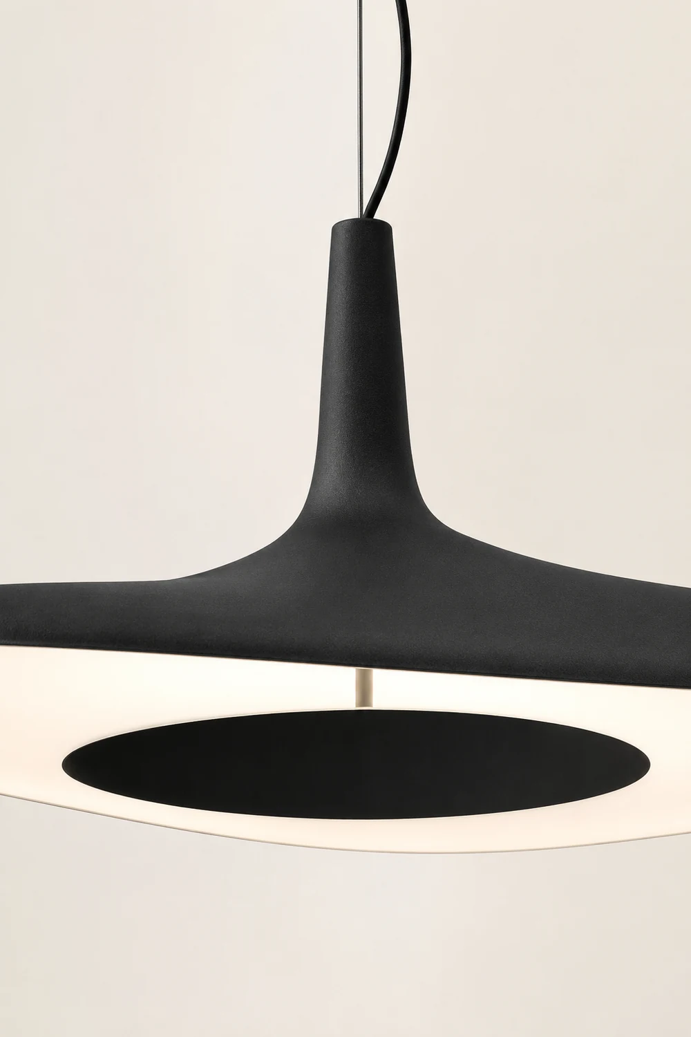 Carins Modern Minimalist ResinCreative Pendant Light, Black/White - Lumpaz