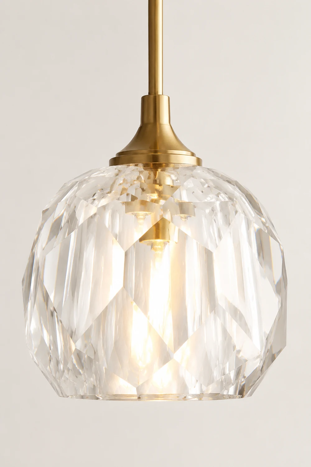 Kirsten Diamond Facet Golden Pendant Light, Metal/Acrylic - Lumpaz