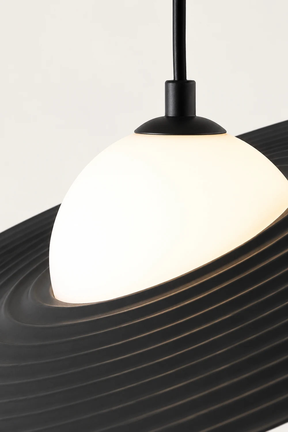Cairns Minimalist Star Ring Metal Pendant Light,Black/White - Lumpaz