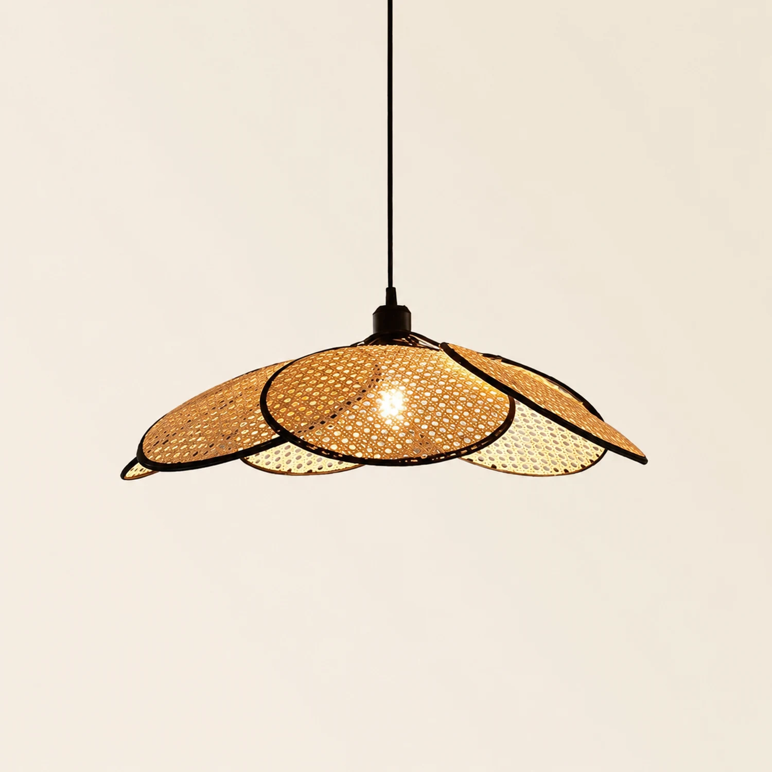 Ritta Willow Weave  Rattan Pendant Light, Black/White - Lumpaz