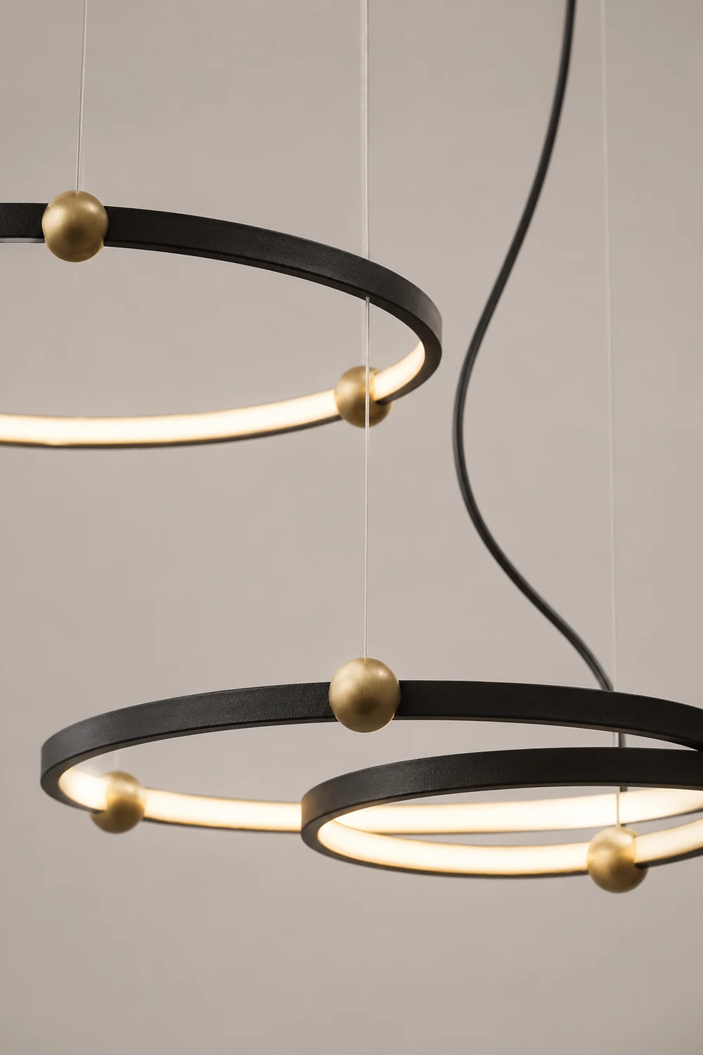 Arisha Minimalist Ring Metal Pendant Light, Black - Lumpaz