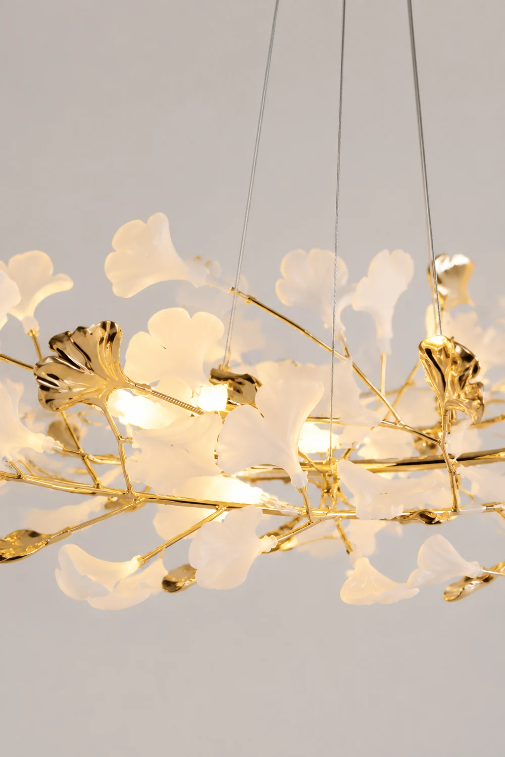 Ophelia Modern Petal Shaped Metal Ceramic Chandelier Dining Room - Lumpaz