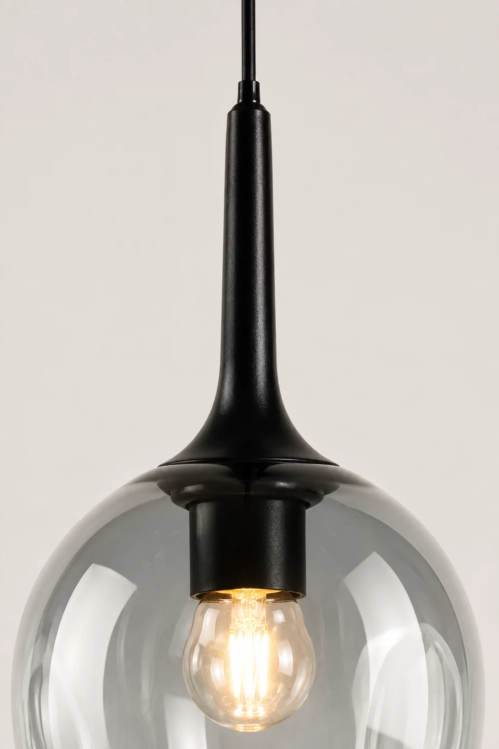 Hailie Modern Globo Glass Pendant Lignt, Clear/Amber/Blue/Gray/Smoke/Gray - Lumpaz