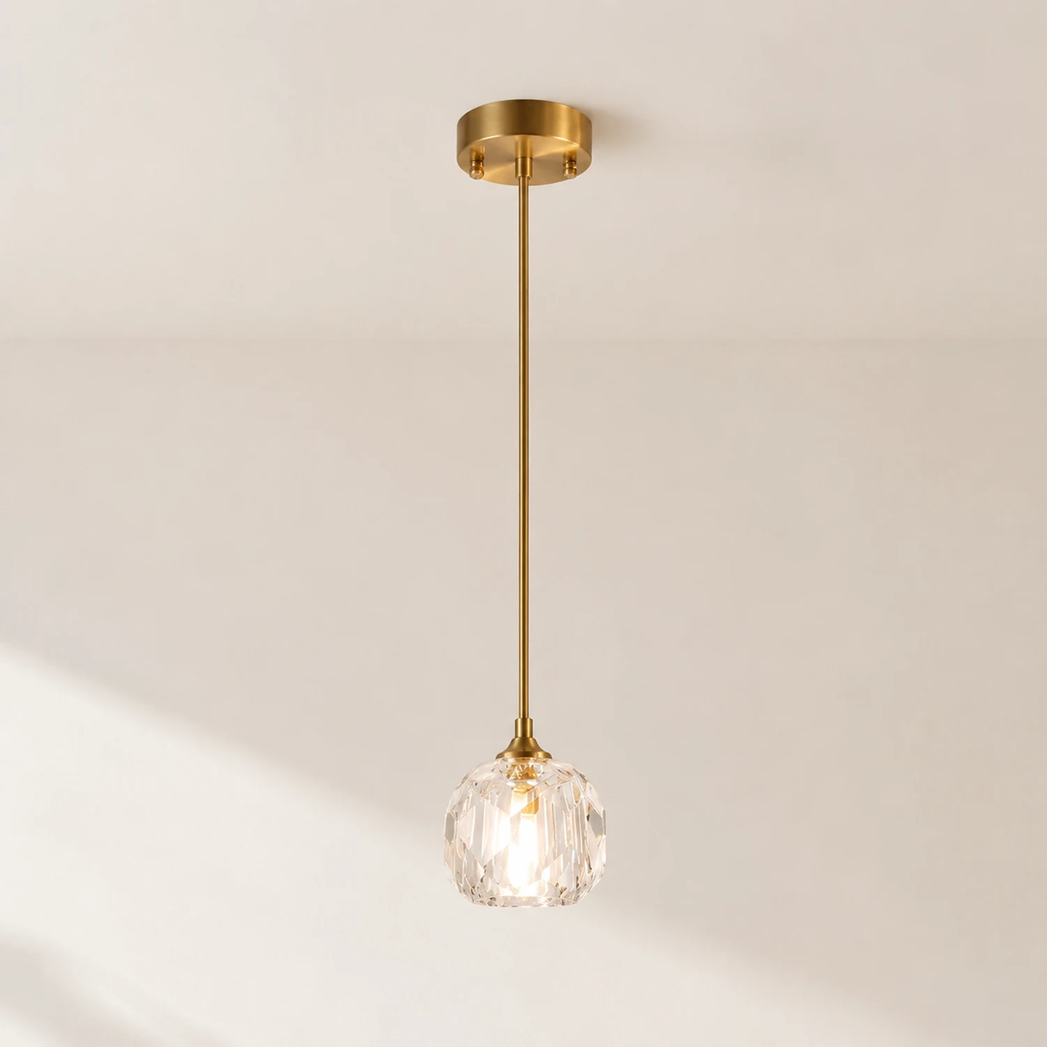Kirsten Diamond Facet Golden Pendant Light, Metal/Acrylic - Lumpaz