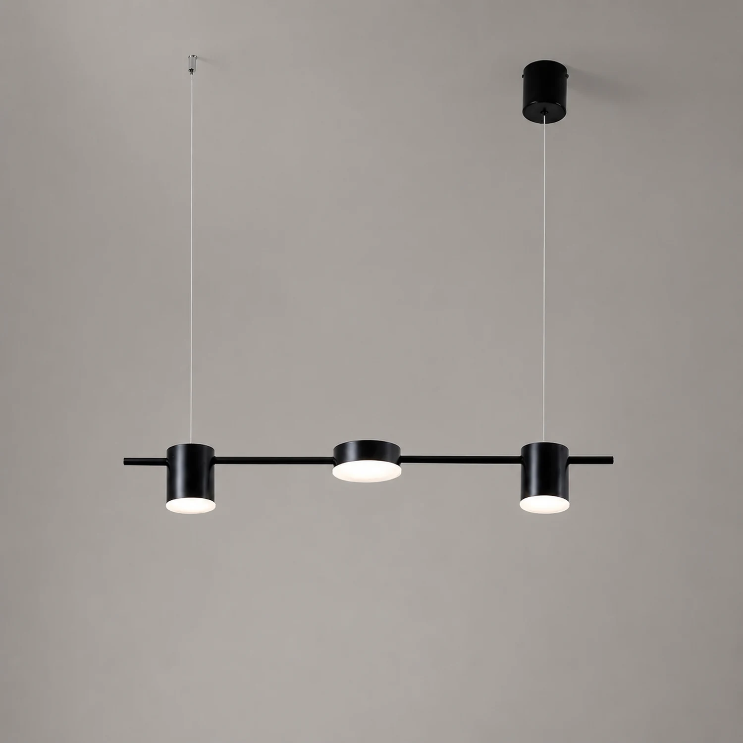 Weiss Minimalist Multi Metal Pendant Light, Black/Gold - Lumpaz