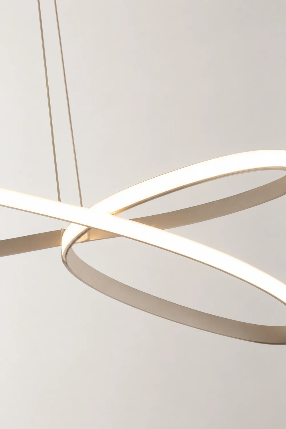 Modern Minimalist Metal Pendant Light, White/Black - Lumpaz