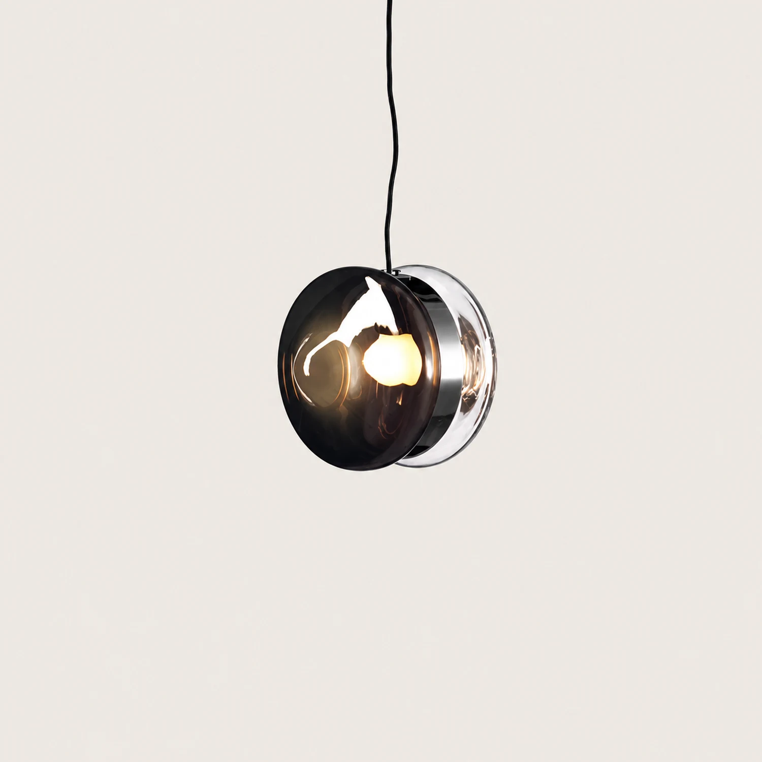 Hailie Art Round Glass Pendant Light, Metal&Glass, 6 Color - Lumpaz