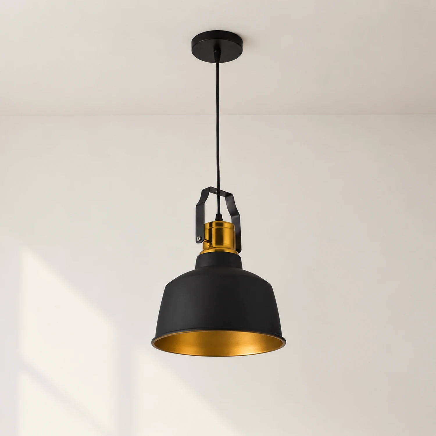 Alessio Industrial Farmhous Pendant Light, Black & Brass - Lumpaz