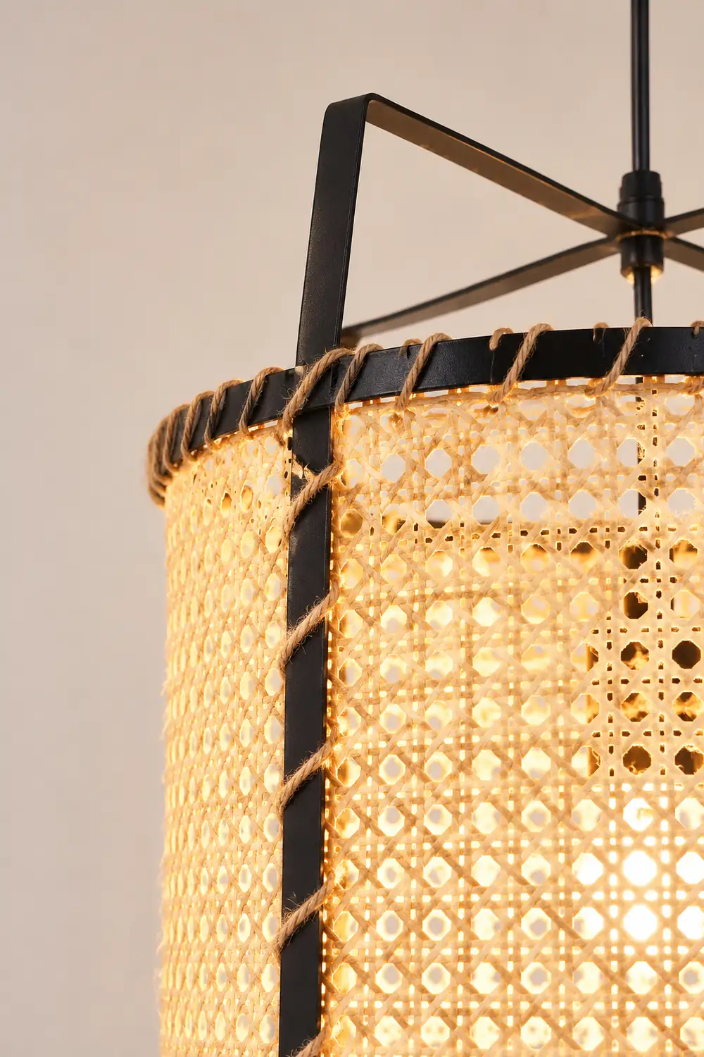 Rattan Cane Pendant Light - Lumpaz