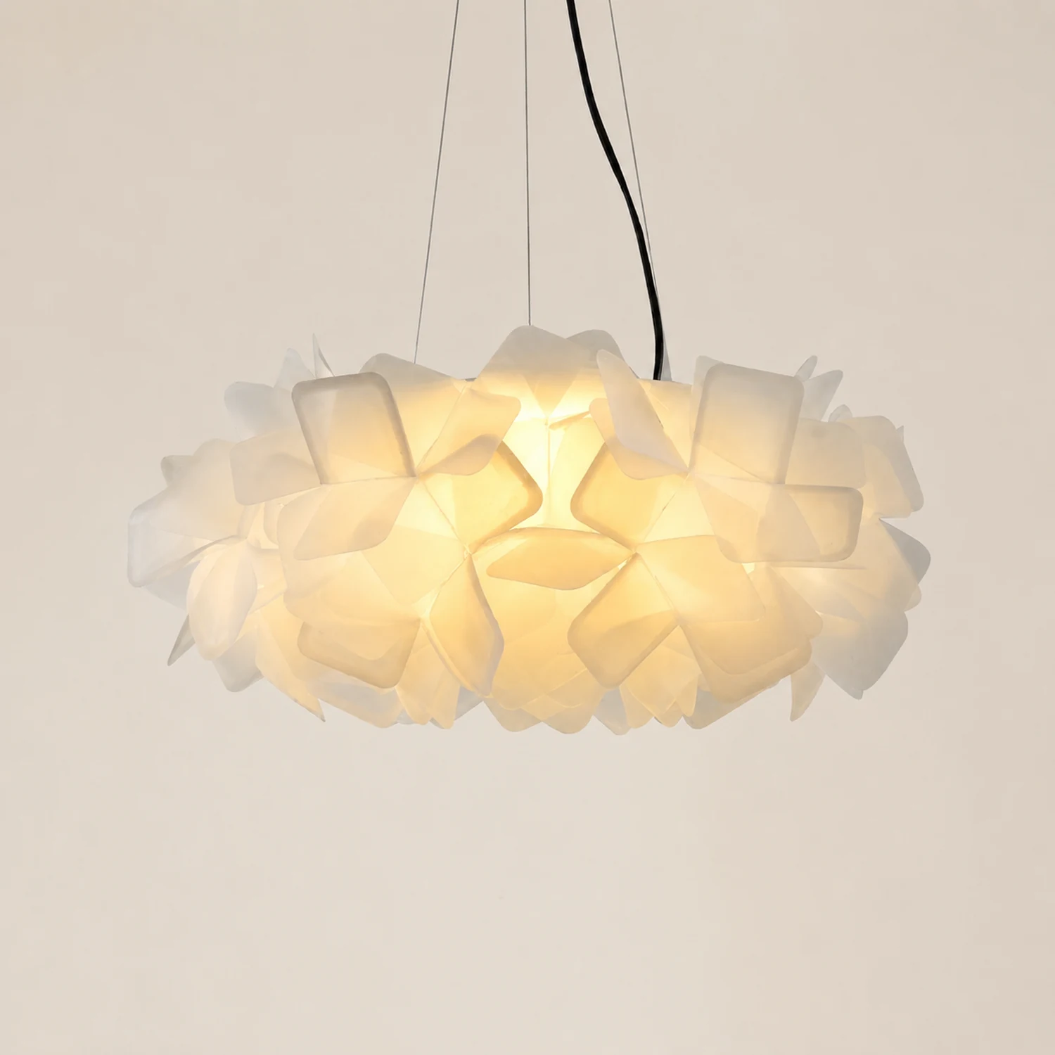 Bella Modern Decorative Flower Acrylic Pendant Light, Black/Blue - Lumpaz