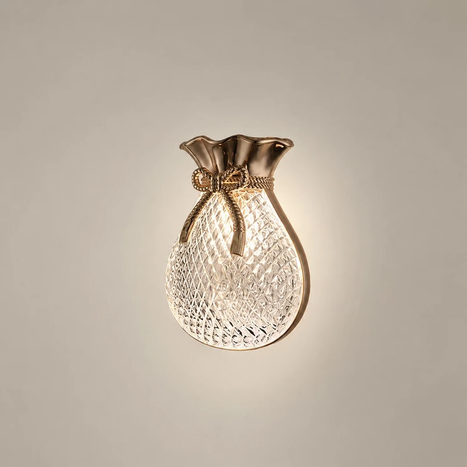 Hailie Postmodern Elegant Gold/Black Bedroom Pendant Light - Lumpaz