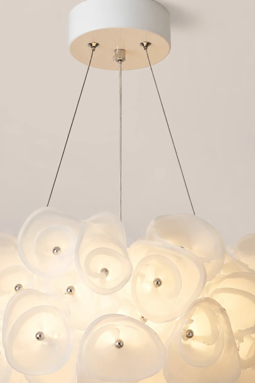 White Hydrangea Pendant Lamp - Lumpaz