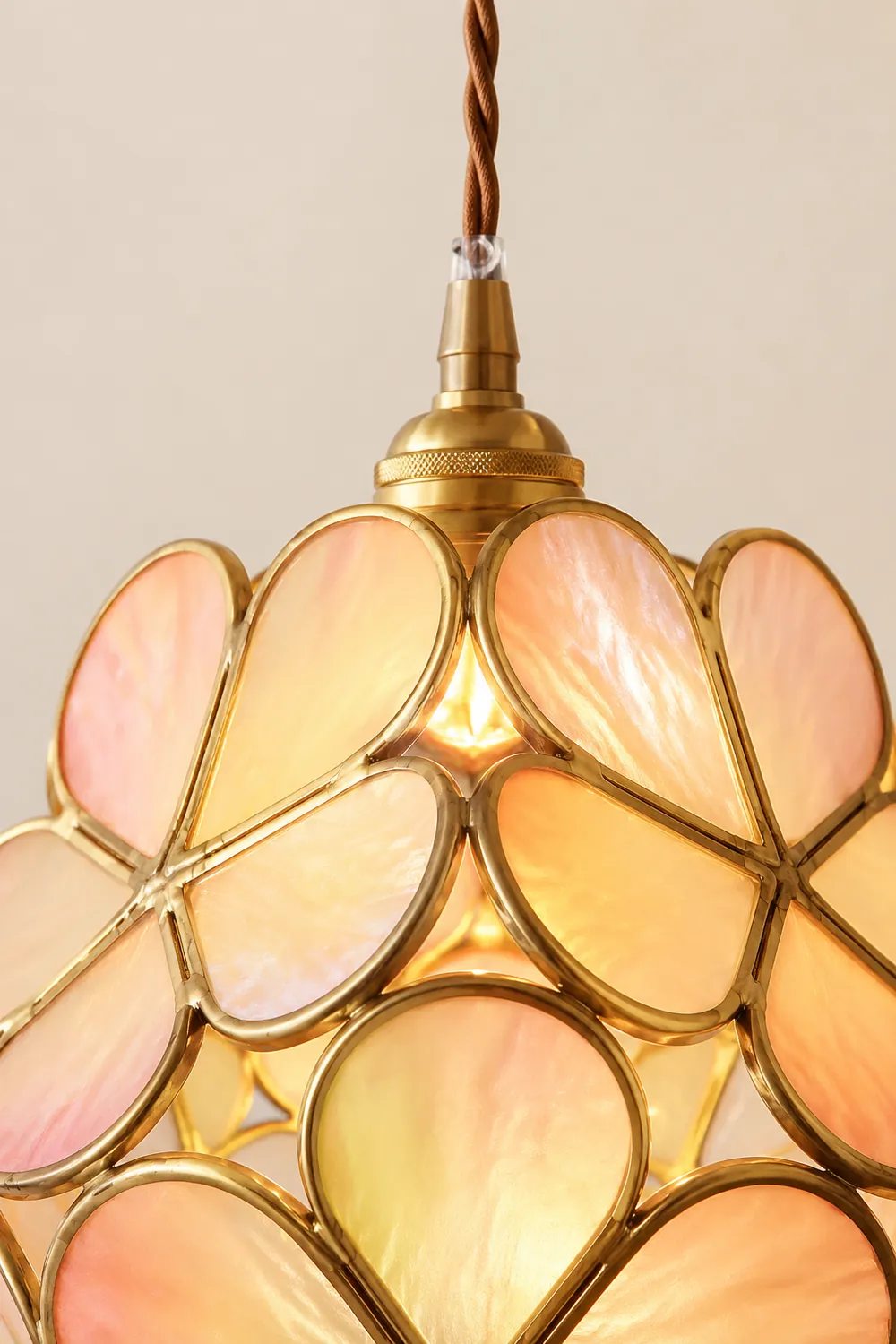 Glass Petal Pendant Light - Lumpaz