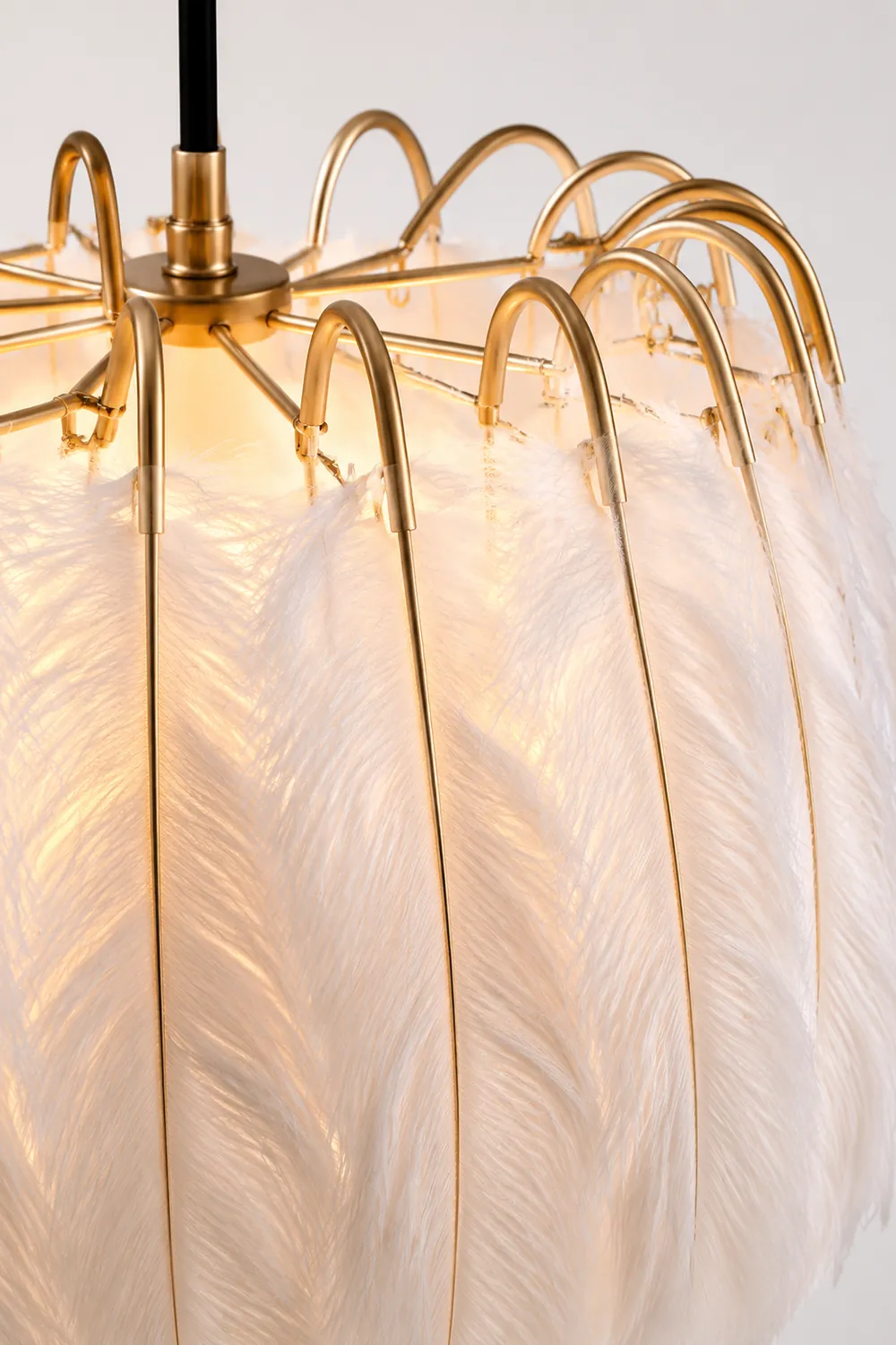 O'Moore Elegant Feather Pendant Light, Black/White, Bedroom/Living Room - Lumpaz