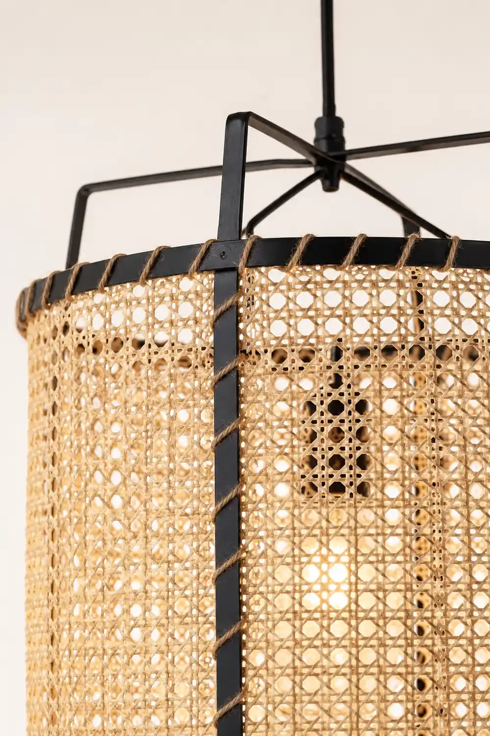 Rattan Cane Pendant Light - Lumpaz