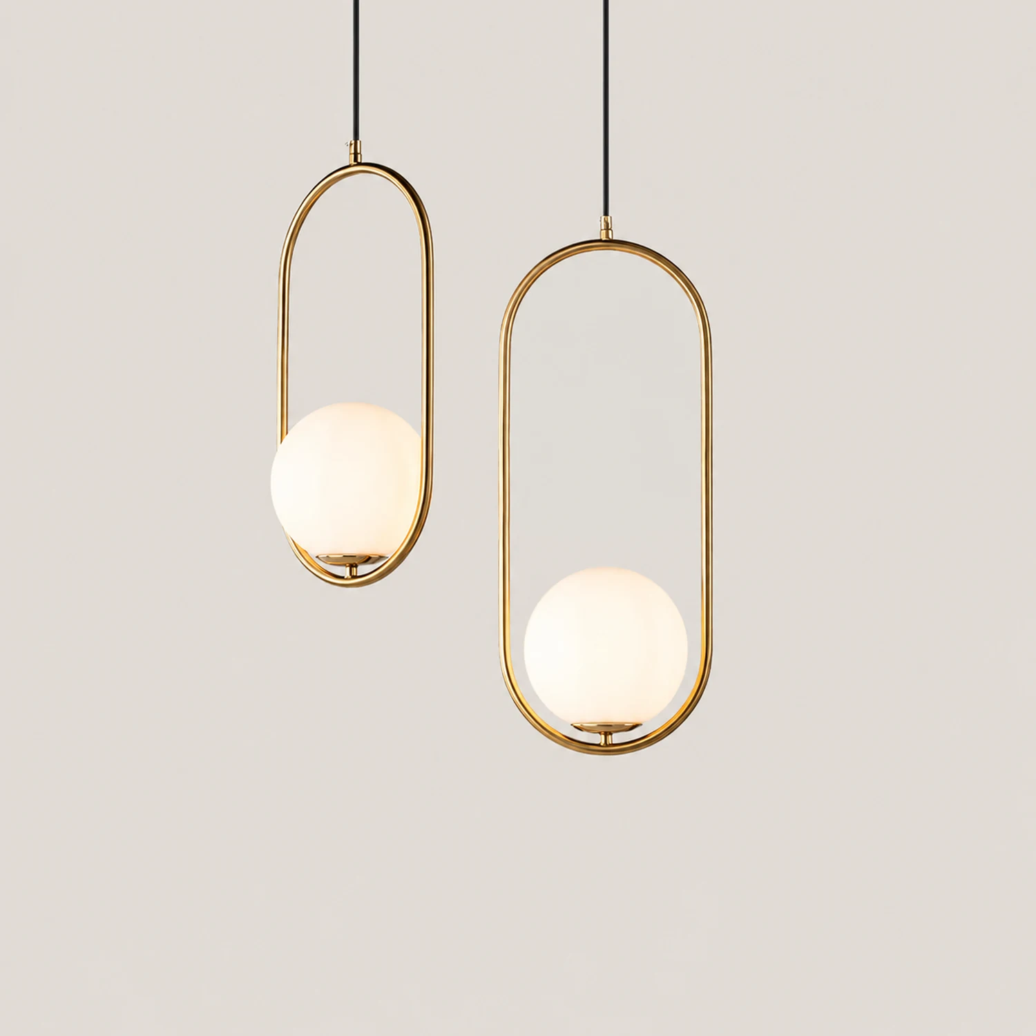 Valentina Globe Pendant Light, Gold/Black - Lumpaz
