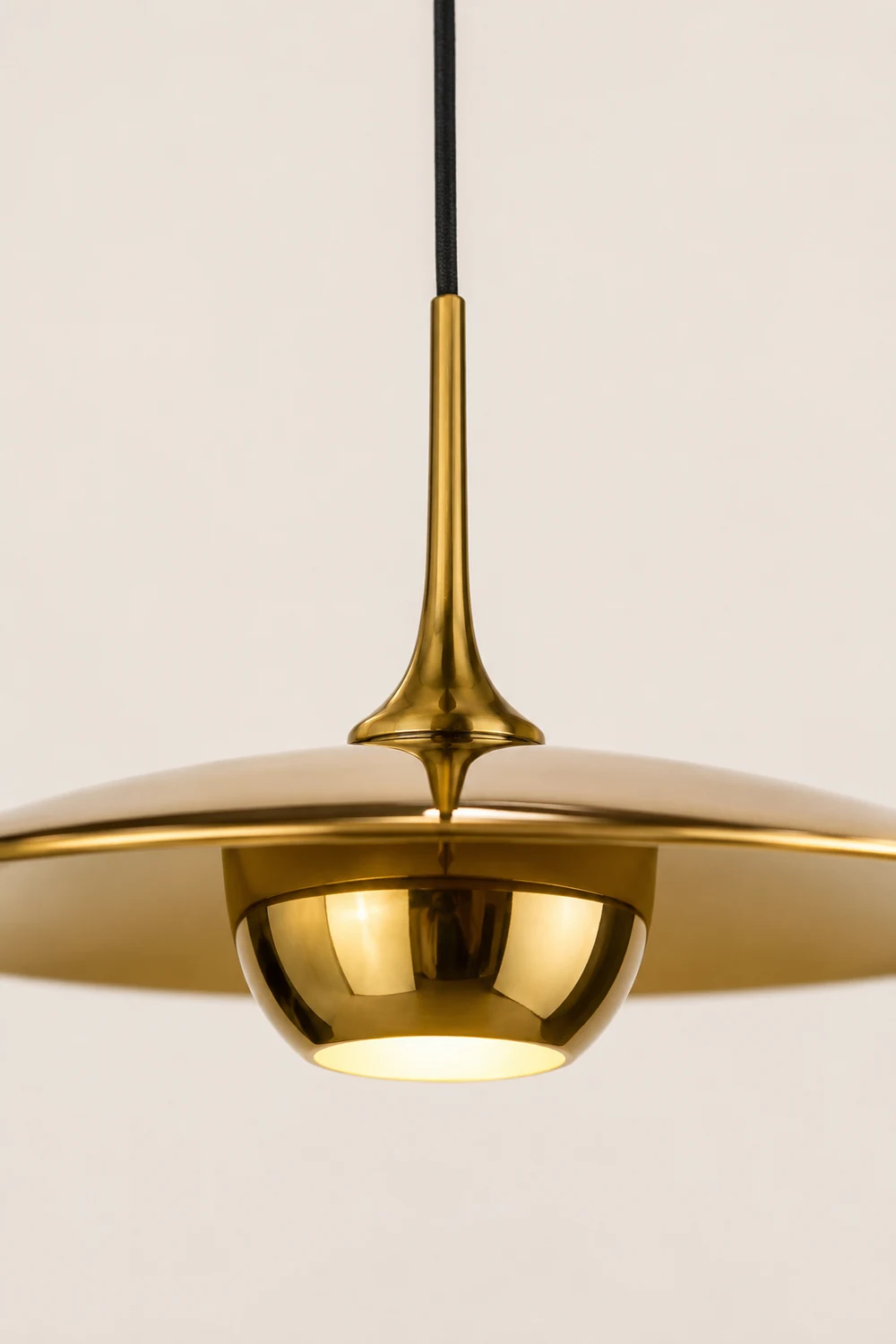 Cairns Minimalist Metal Pendant Light, Gold - Lumpaz