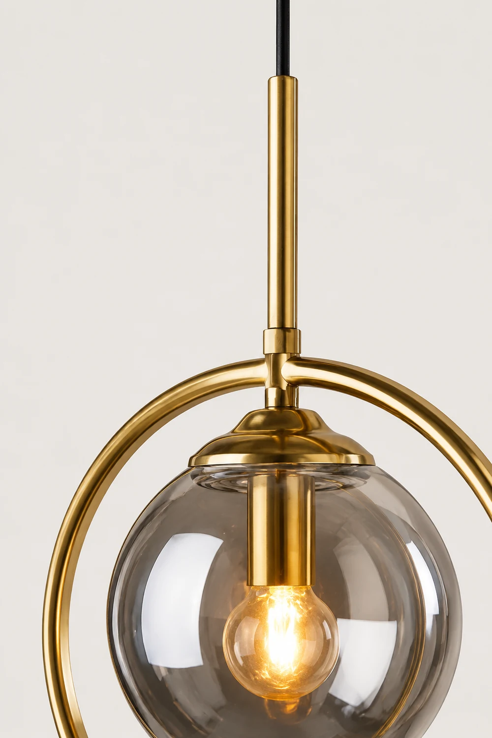 Hailie Luxury Global Glass Pendant Light Aith A Metal Ring - Lumpaz