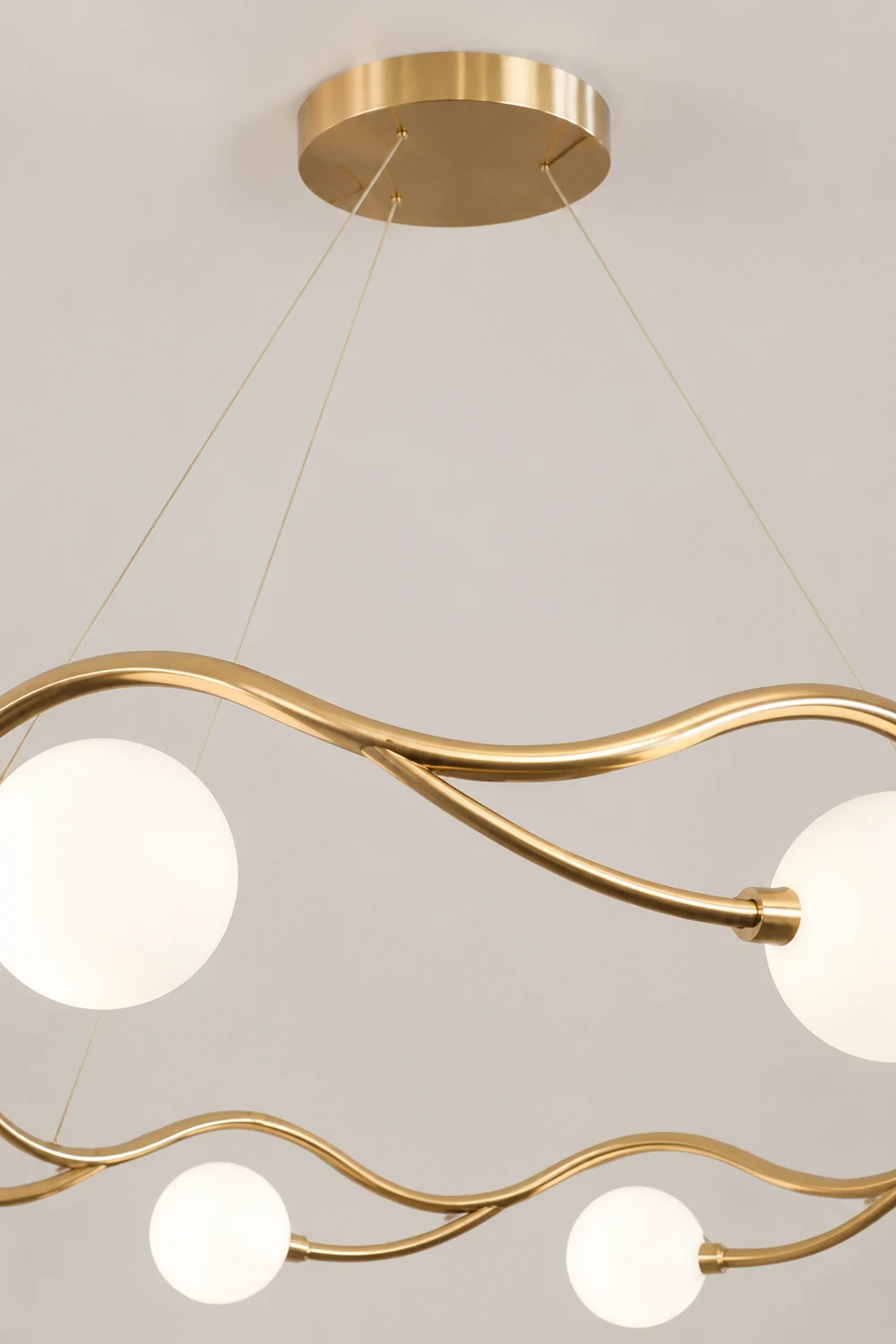Valentina Modern Designe Wave Metal/Glass Pendant Light, White/Gold - Lumpaz