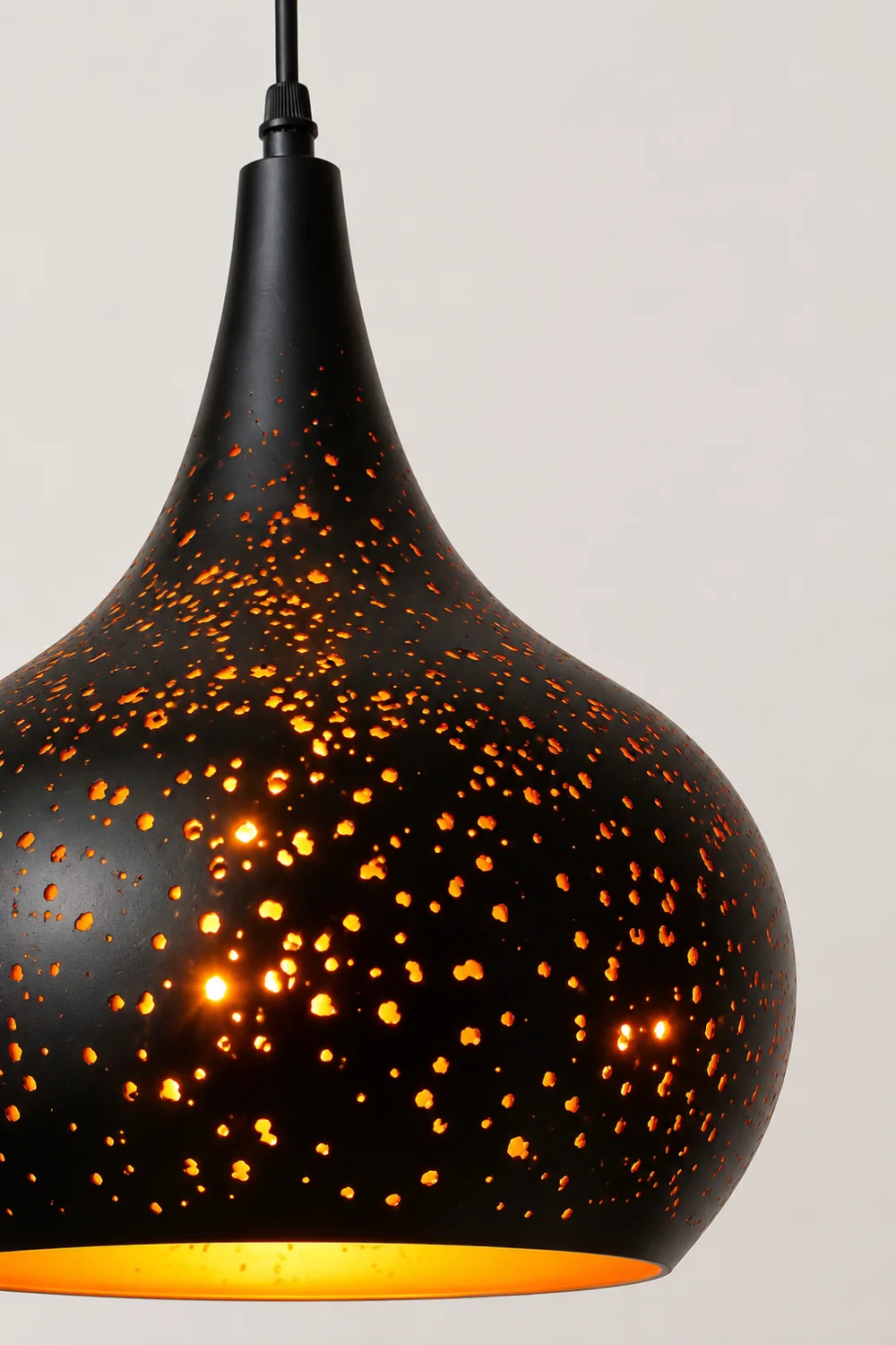 Hollow Industrial Pendant Lamp - Lumpaz