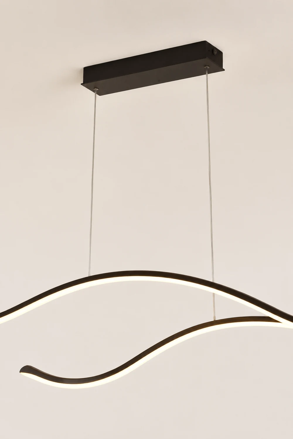 Curved Linear Pendant Light, Black/Gold - Lumpaz
