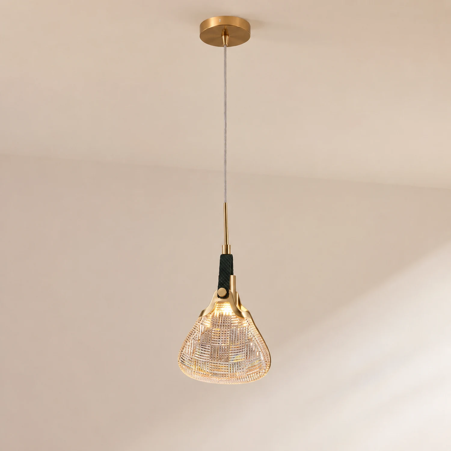Hailie Postmodern Elegant Gold/Black Bedroom Pendant Light - Lumpaz