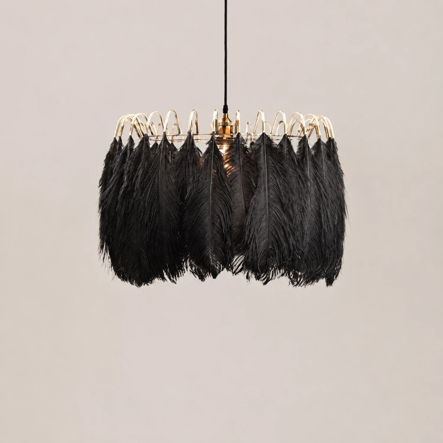 O'Moore Elegant Feather Pendant Light, Black/White, Bedroom/Living Room - Lumpaz