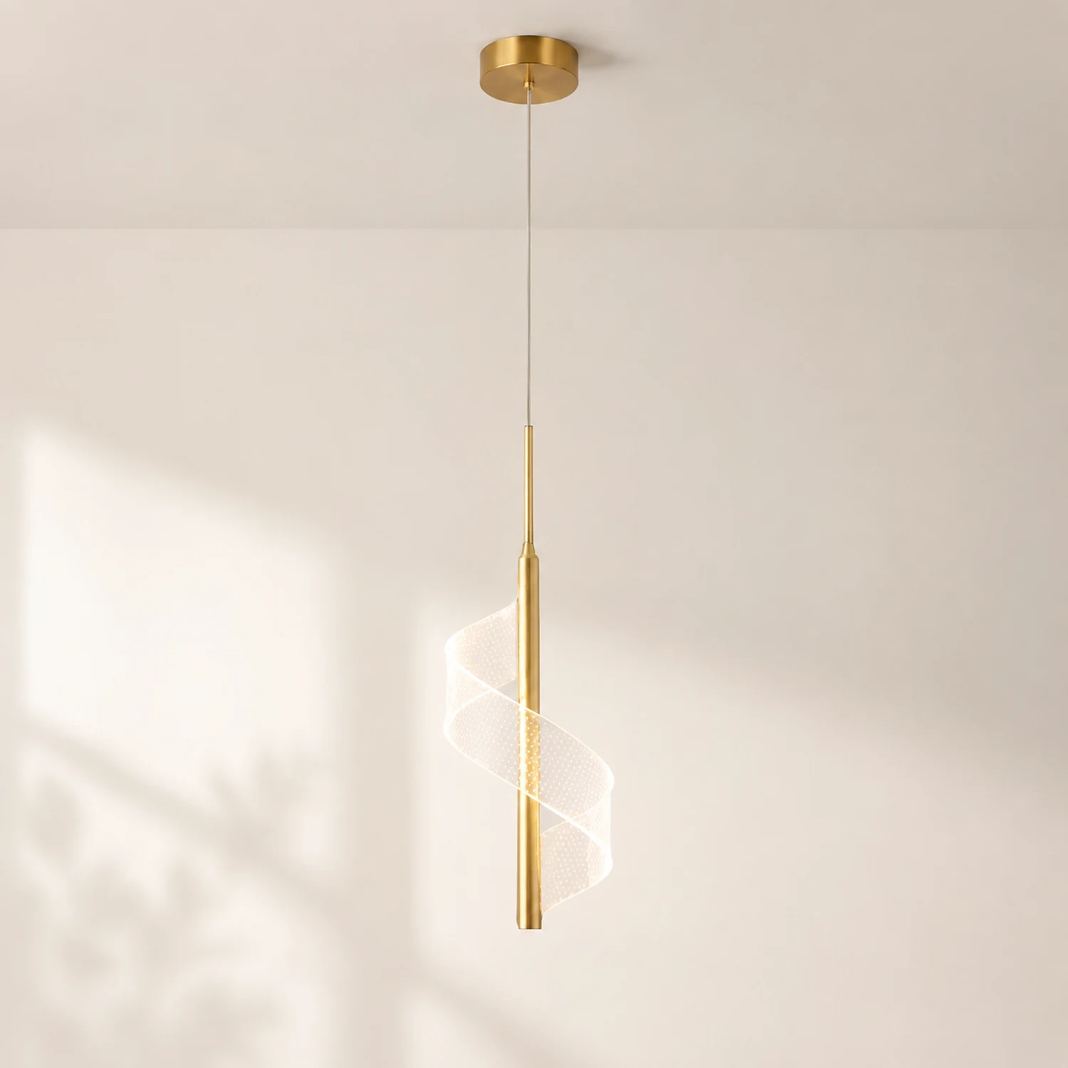 Sanna Vintage Golden Ribbon Pendant Light, Metal/Acrylic, 1/2 Head - Lumpaz