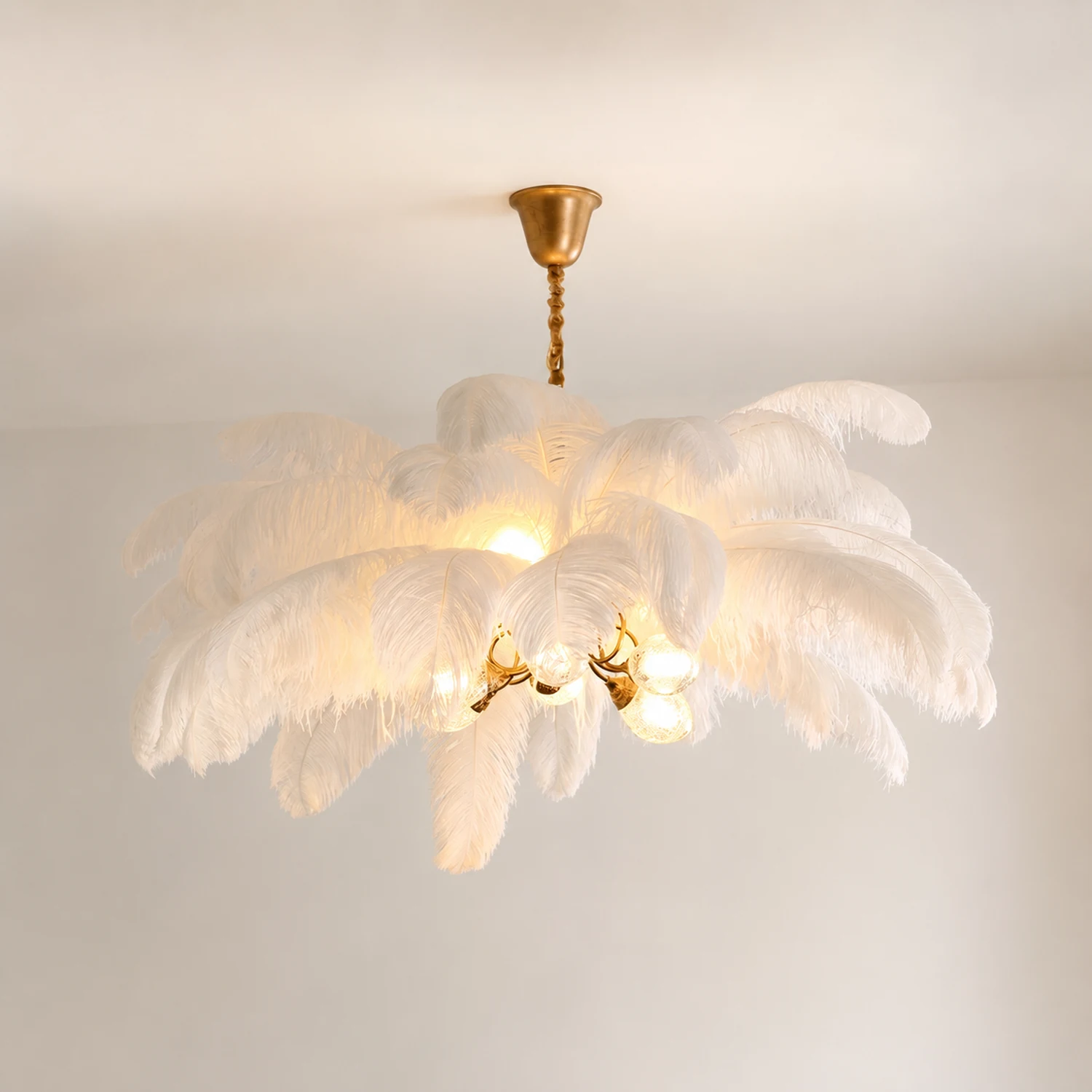 O'Moore Nordic Luxury Pendant Light, Brass/Feather - Lumpaz