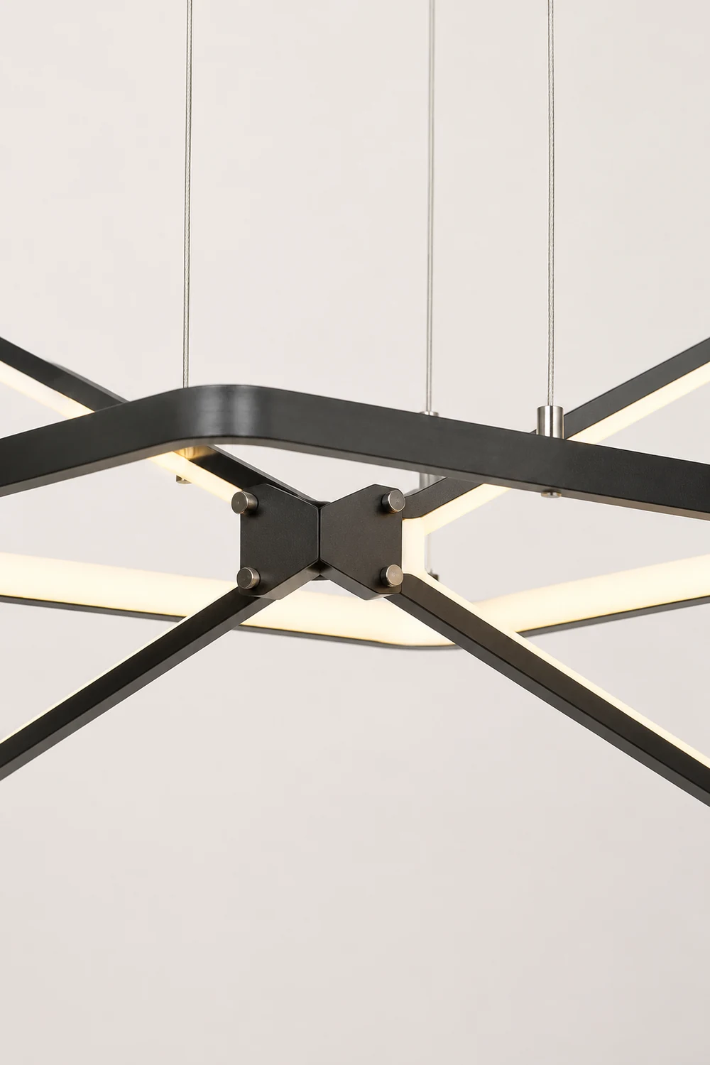 Bouvet Minimalist Geometric Metal Pendant Light, Black/Gold - Lumpaz