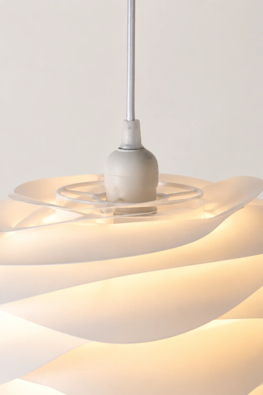 Rose Floral Pendant Light - Lumpaz