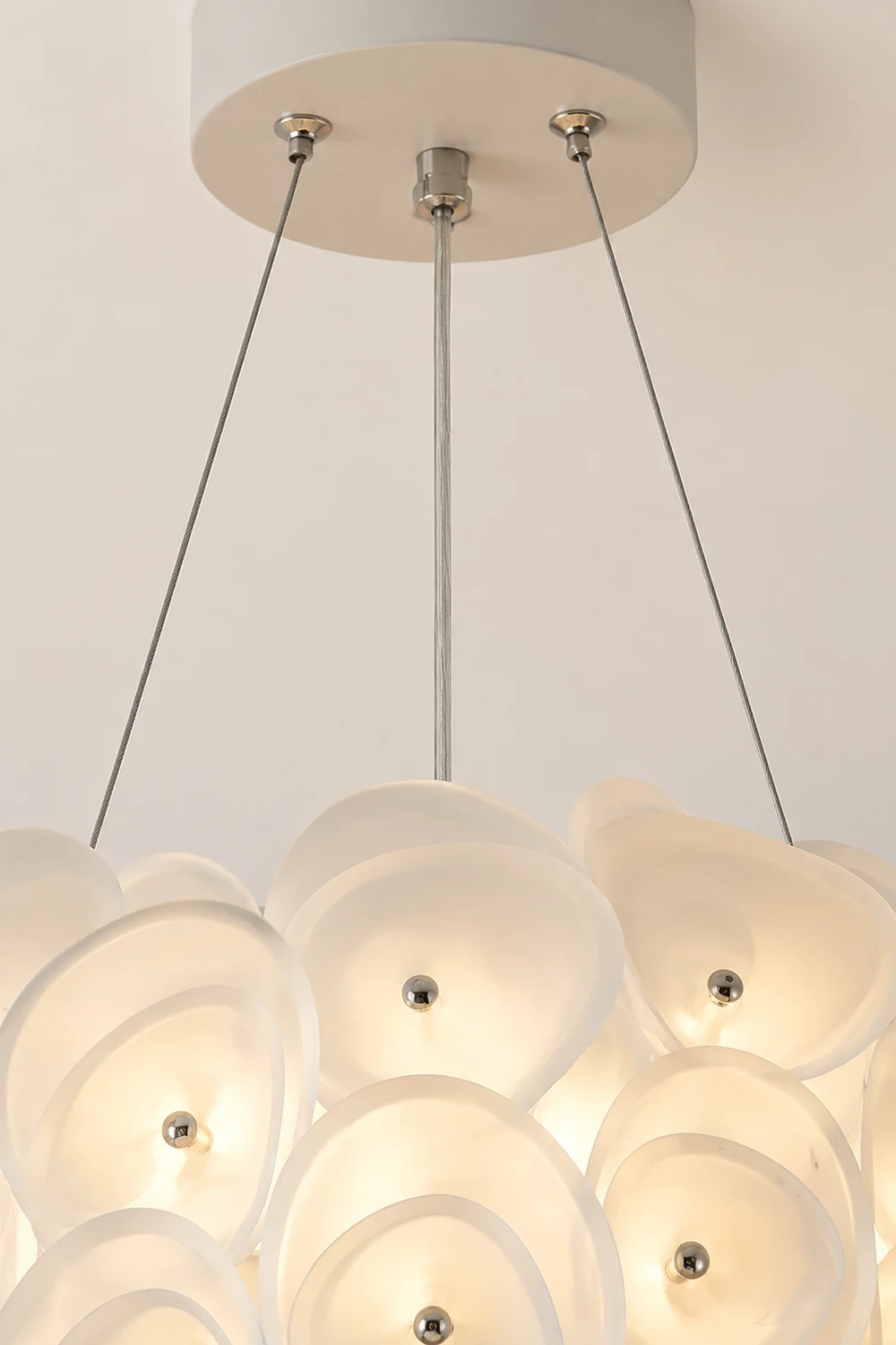 White Hydrangea Pendant Lamp - Lumpaz